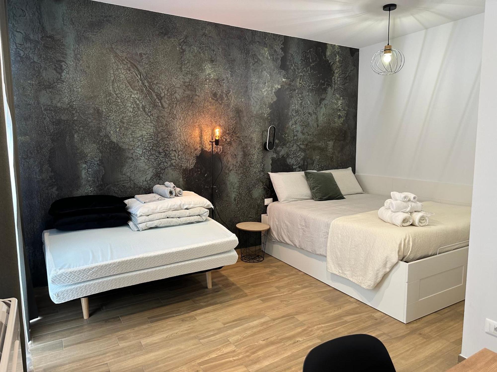 Repetti Design - 10 Min To Centre & Airport Apartment *