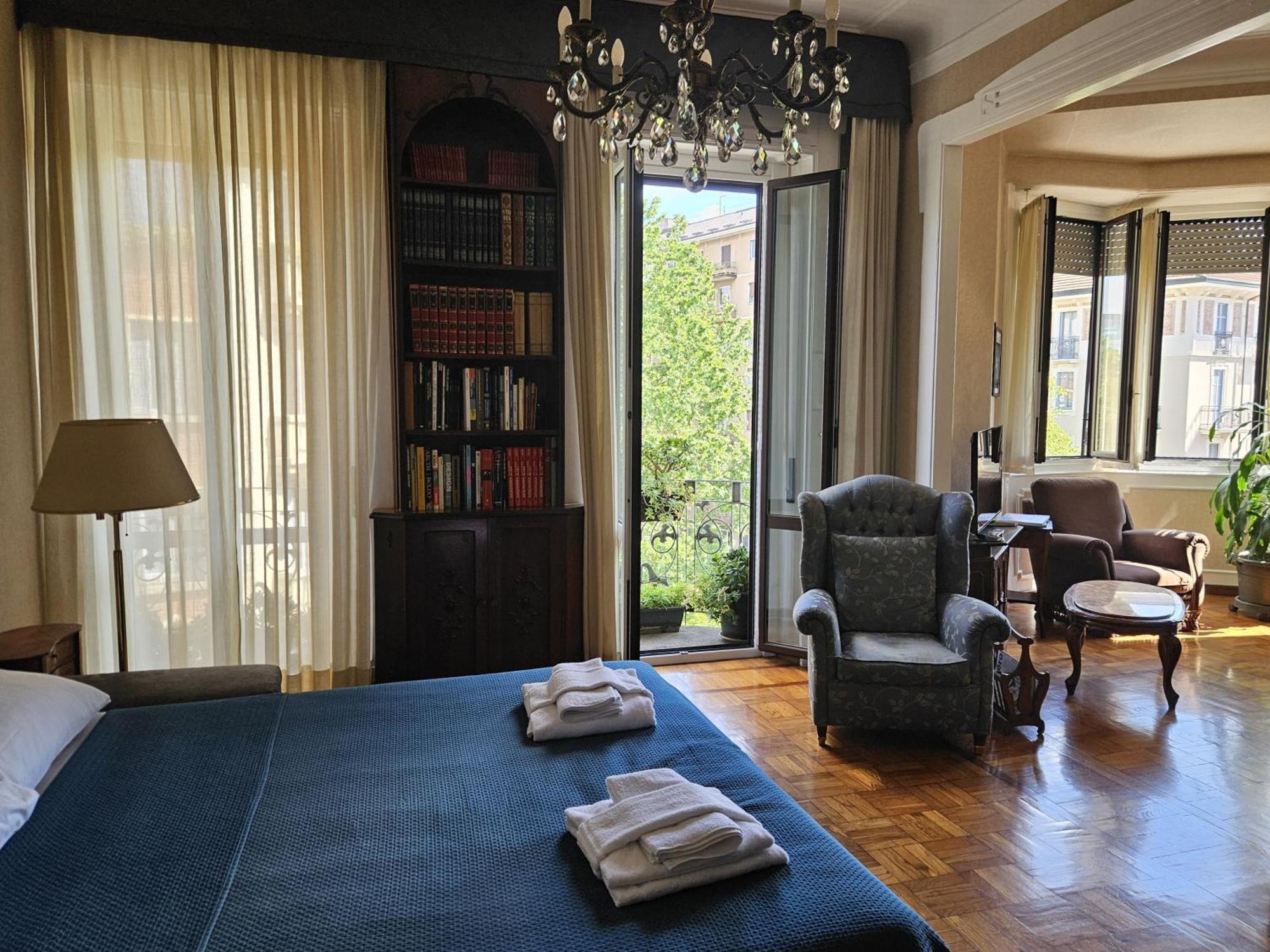 Homegallery - Elegante Milanese Apartment Milan