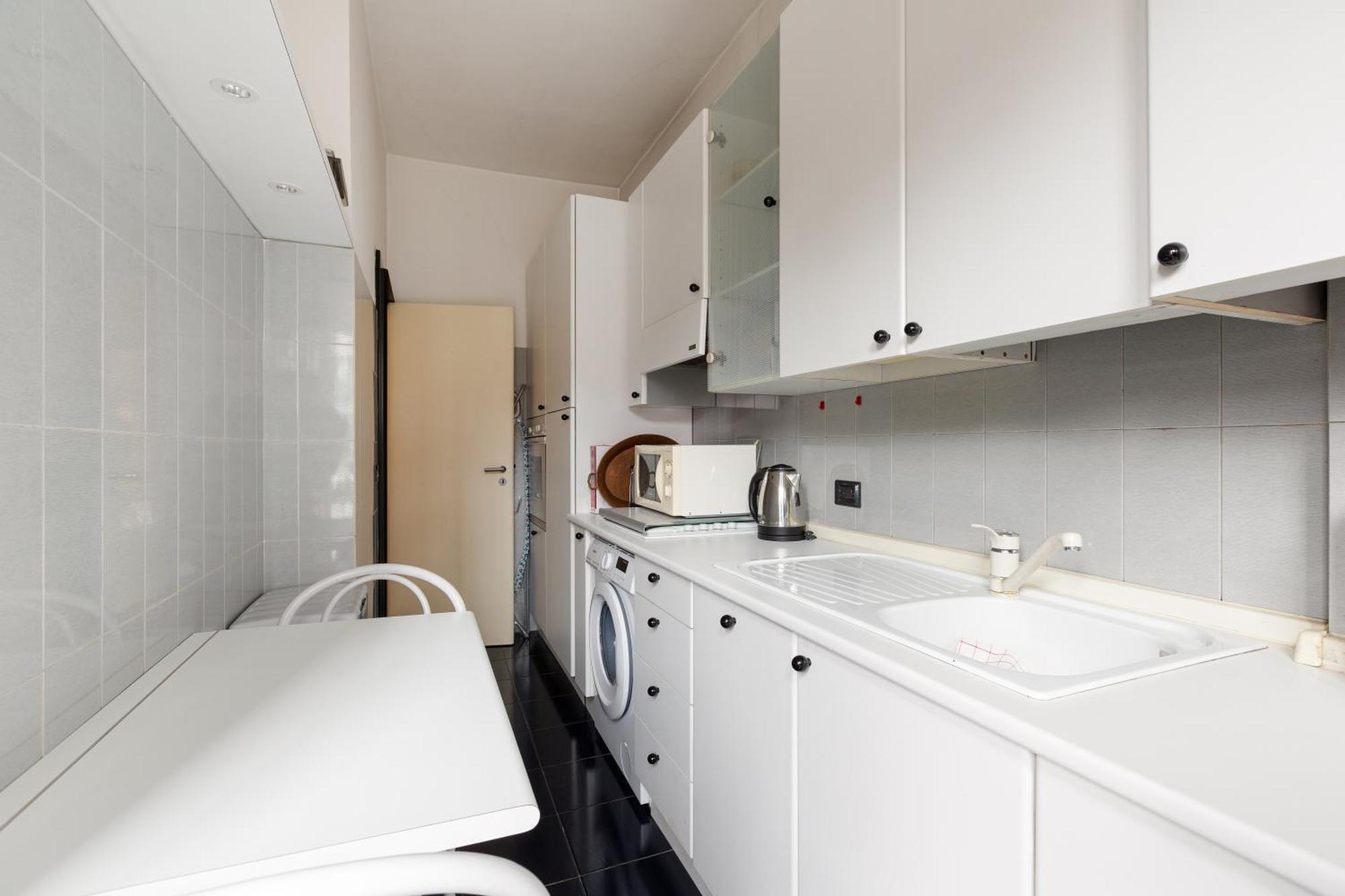 Apartment Forlanini - Functional With Balcony!