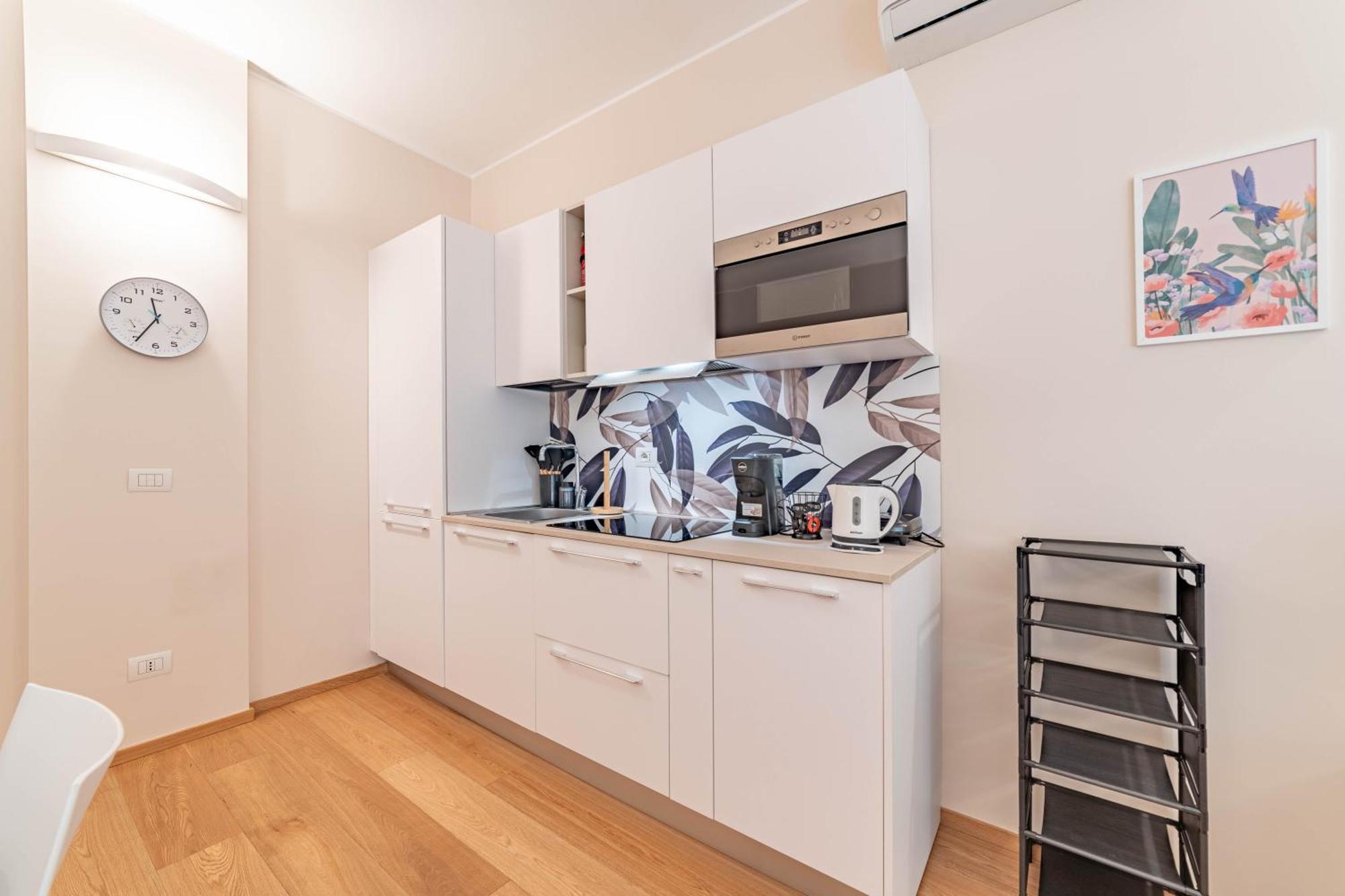 500 M From Corso Sempione, Close To Metro M5 Appartamento