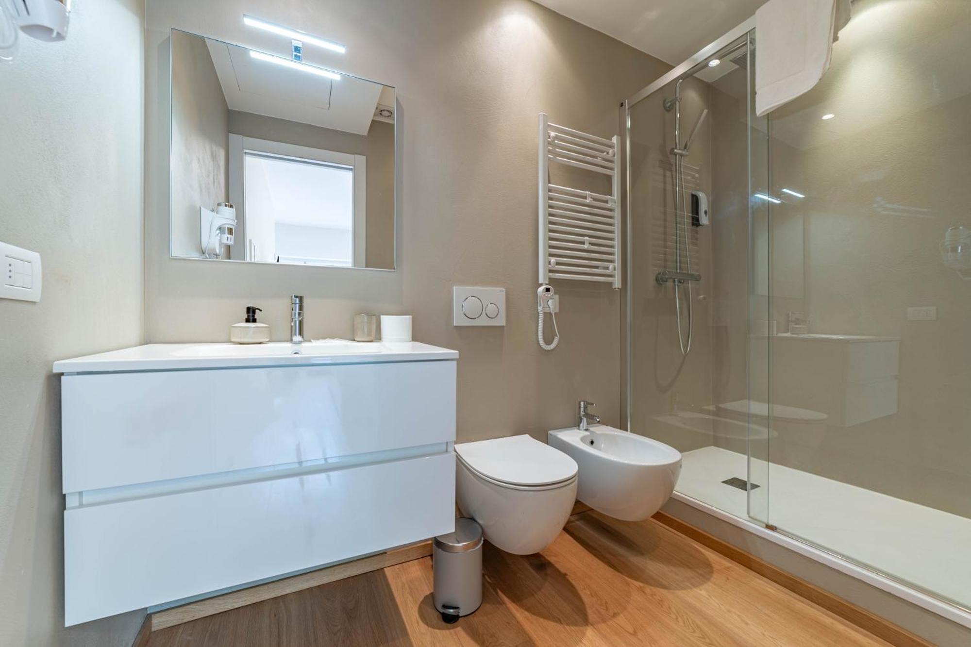 500 M From Corso Sempione, Close To Metro M5 Milano