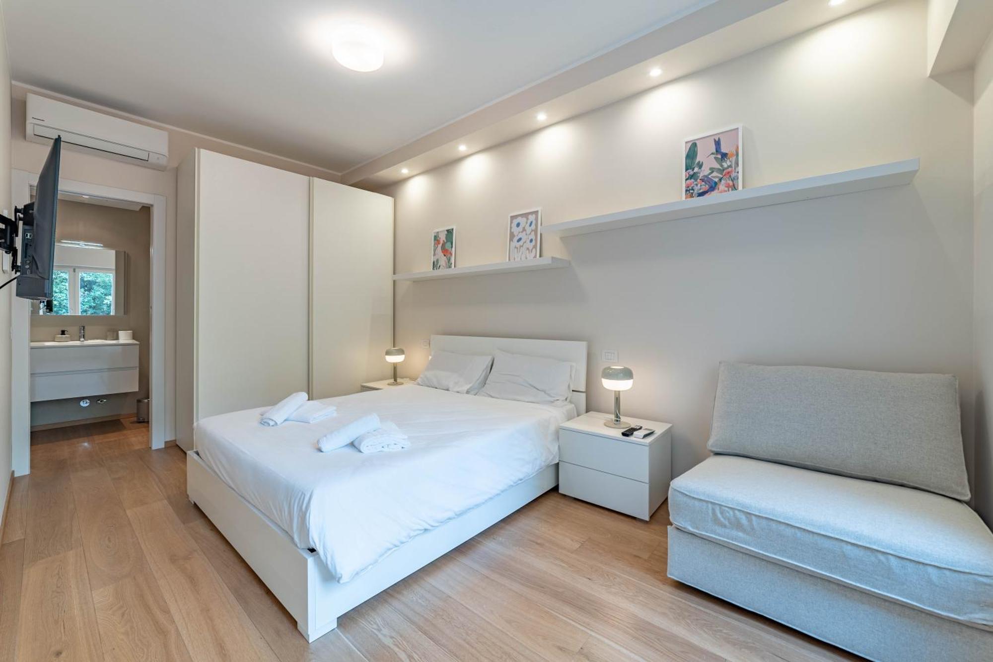 500 M From Corso Sempione, Close To Metro M5 Milano