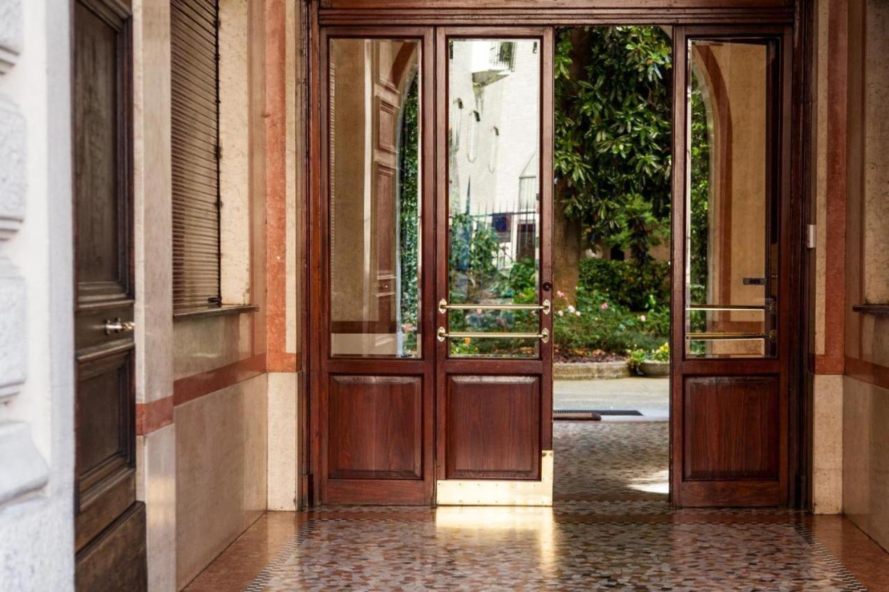 2 Bagni E - House Of Art Center Apartment Milan