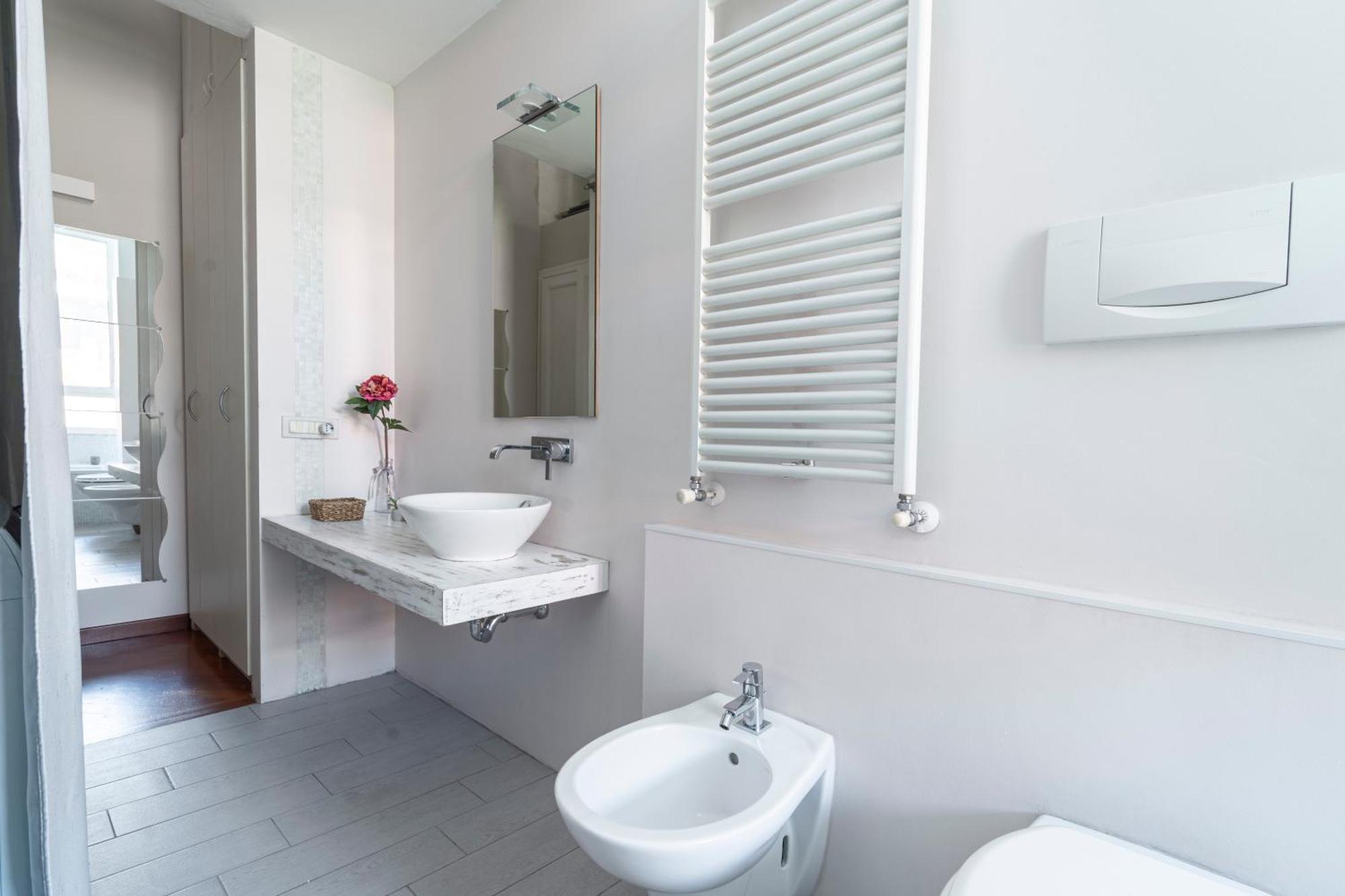 Roomy Flat With Garage - Porta Romana Apartamento