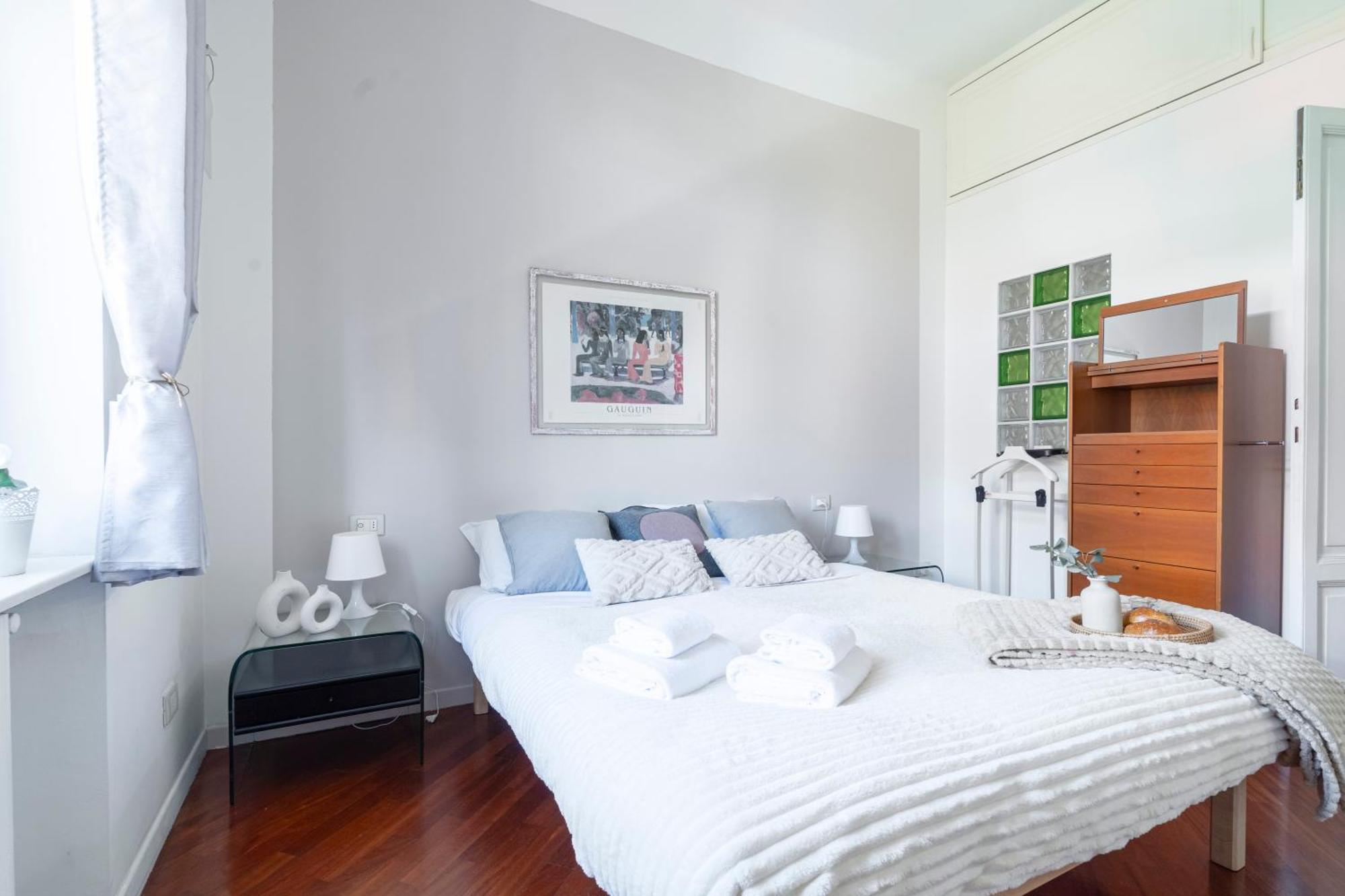 Roomy Flat With Garage - Porta Romana *
