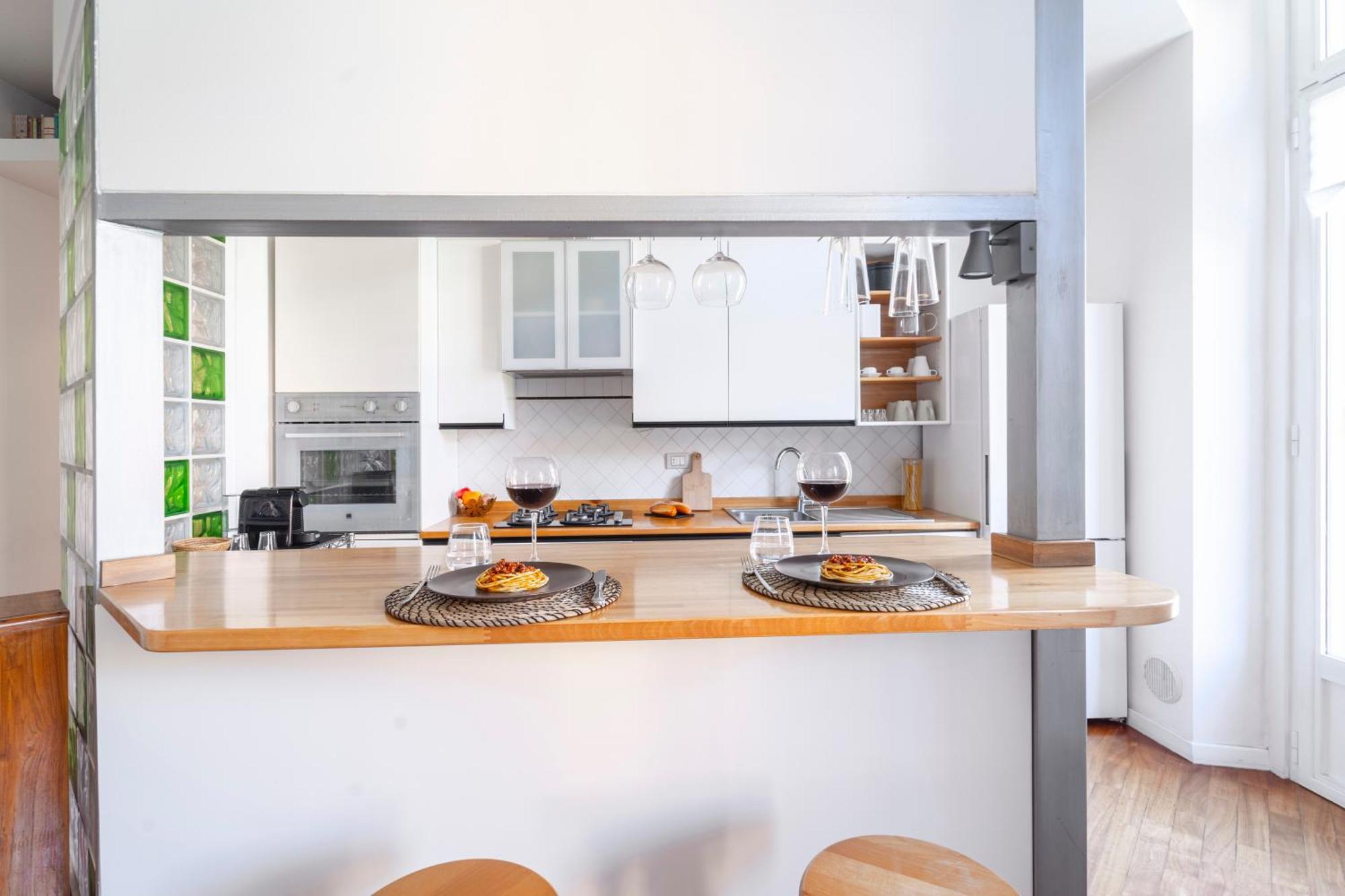 Roomy Flat With Garage - Porta Romana *