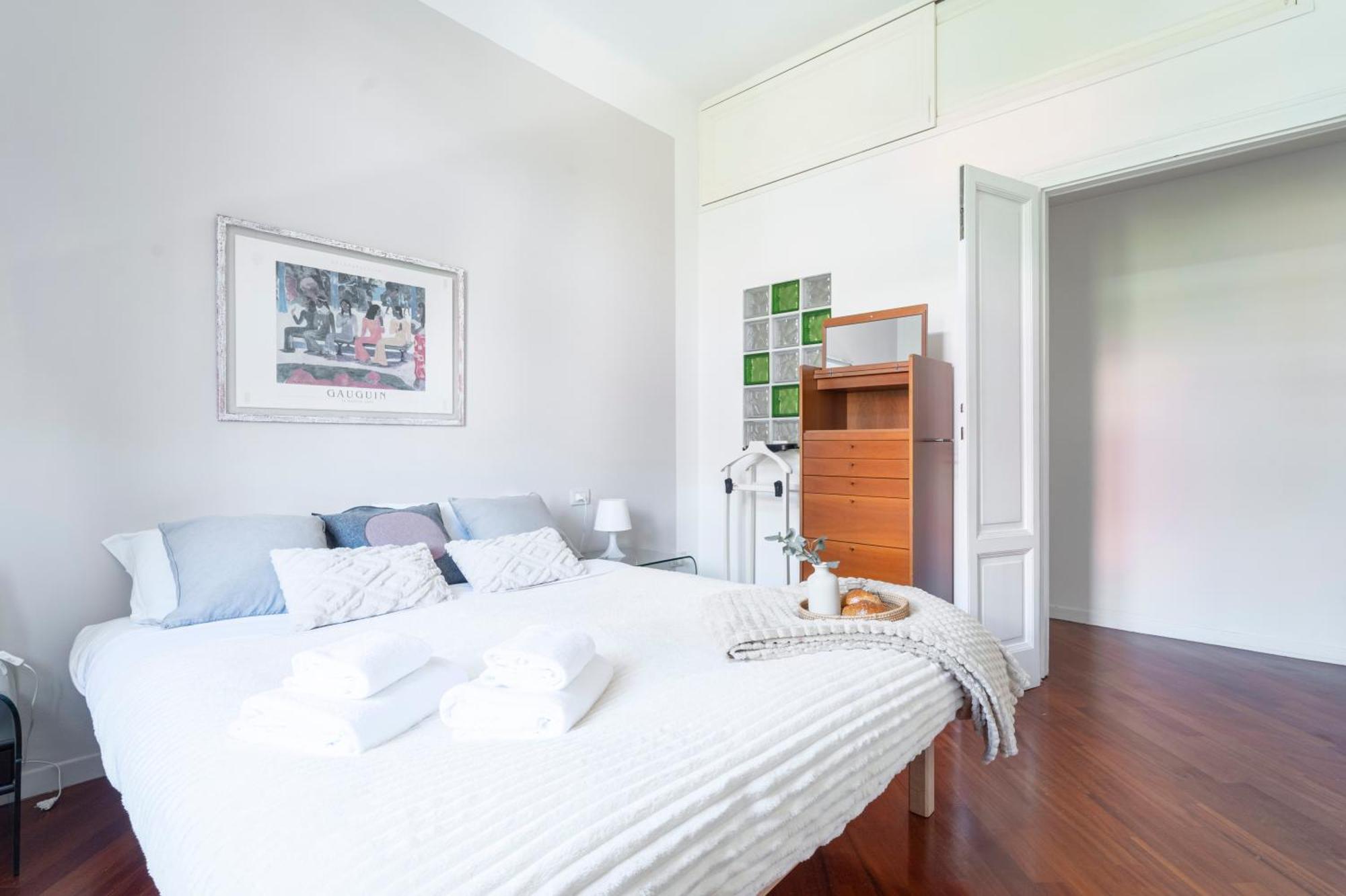 Roomy Flat With Garage - Porta Romana Apartamento *