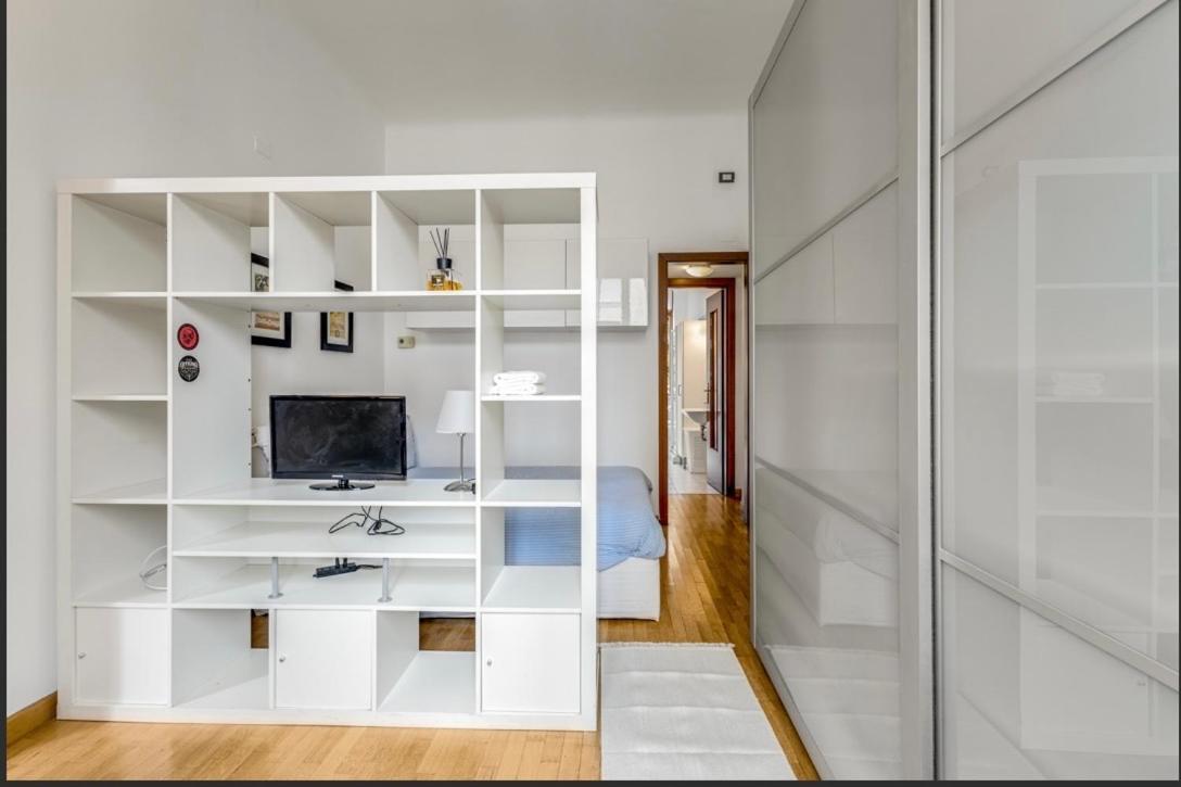 Ampio Monolocale Via Matteo Maria Boiardo 18 Apartamento *