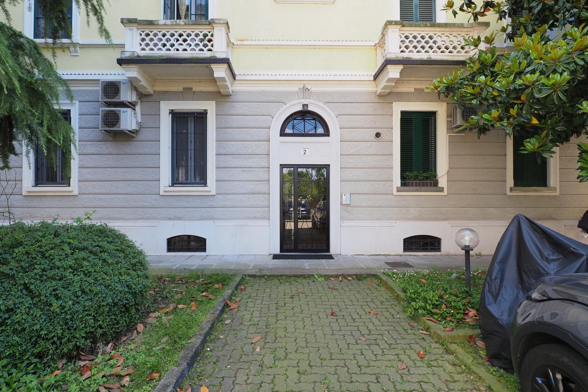 Forlanini Con Free Parking Linate Airport * Milan