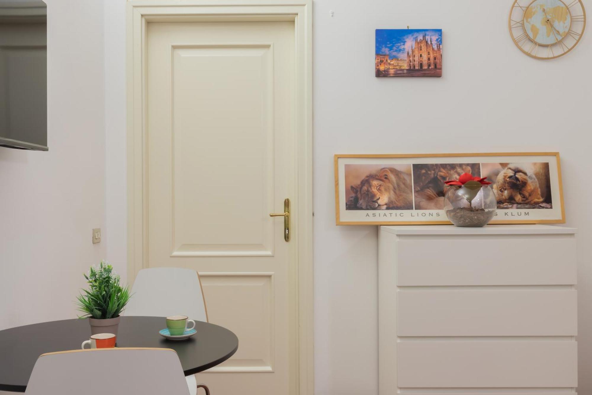 Apartment Sanzio City Escape - 15min From Duomo