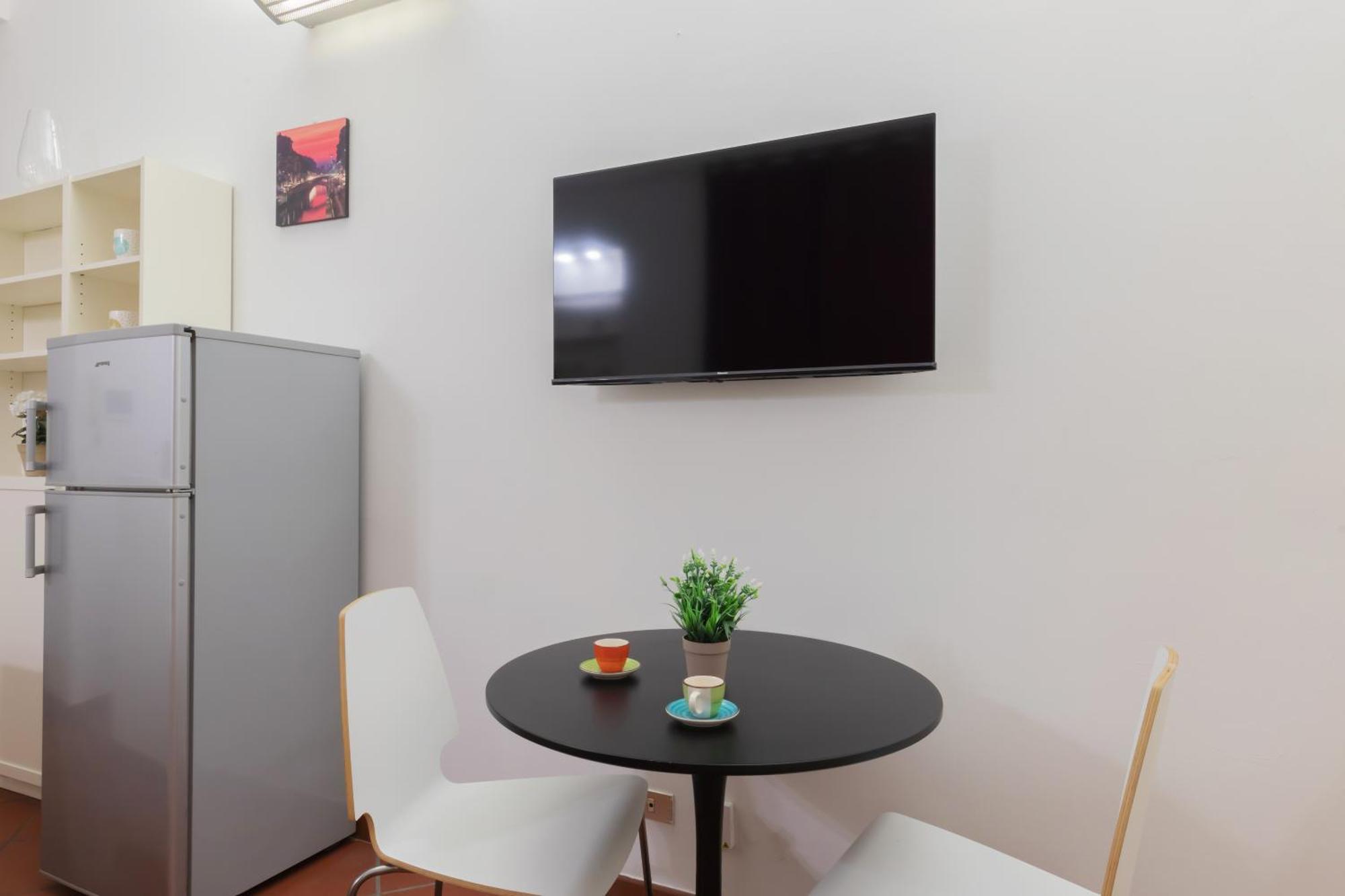 Sanzio City Escape - 15min From Duomo Apartment *