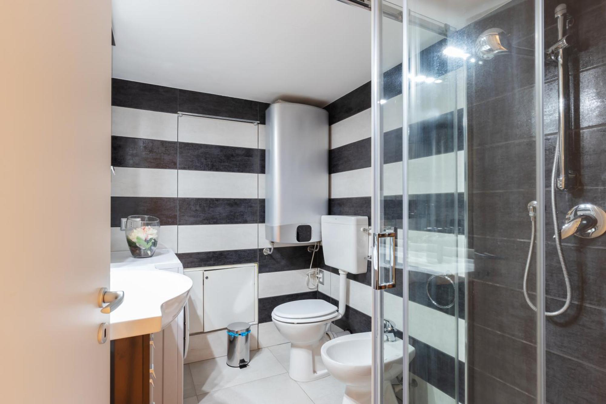 2 Con 2 Bagni Privati - De Angeli * Milan