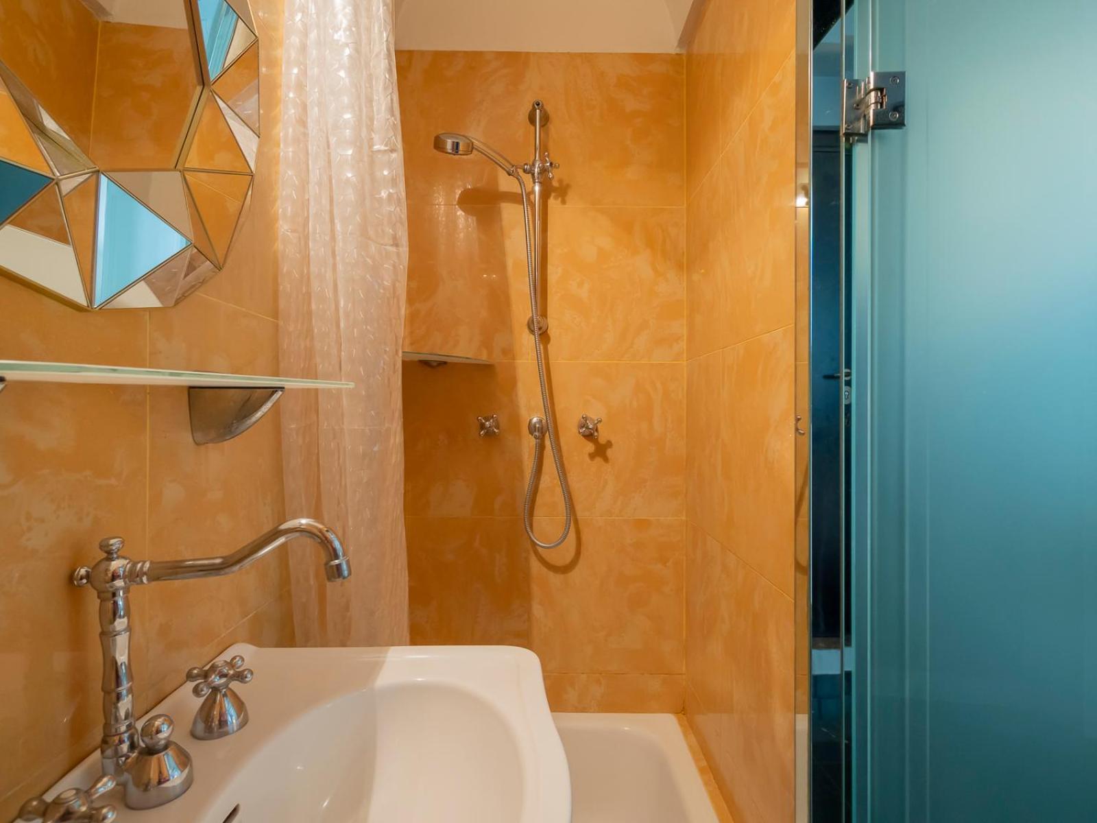 Apartamento Xenia - In Duomo Milão