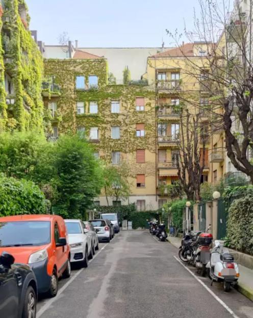 Stanza Nr 2 In Zona Solari In Incantevole * Milão
