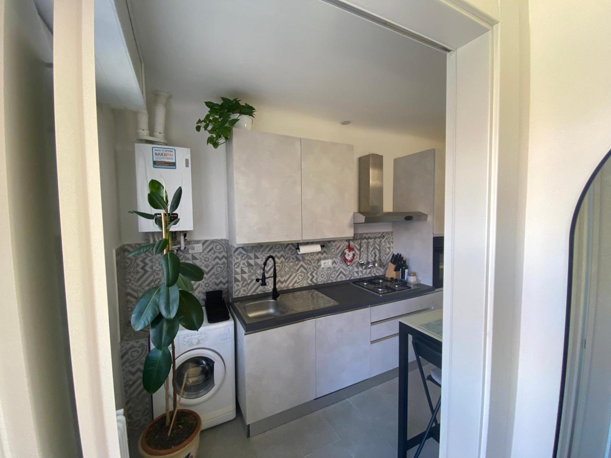 Renovated With Two Single Beds Apartment Milan