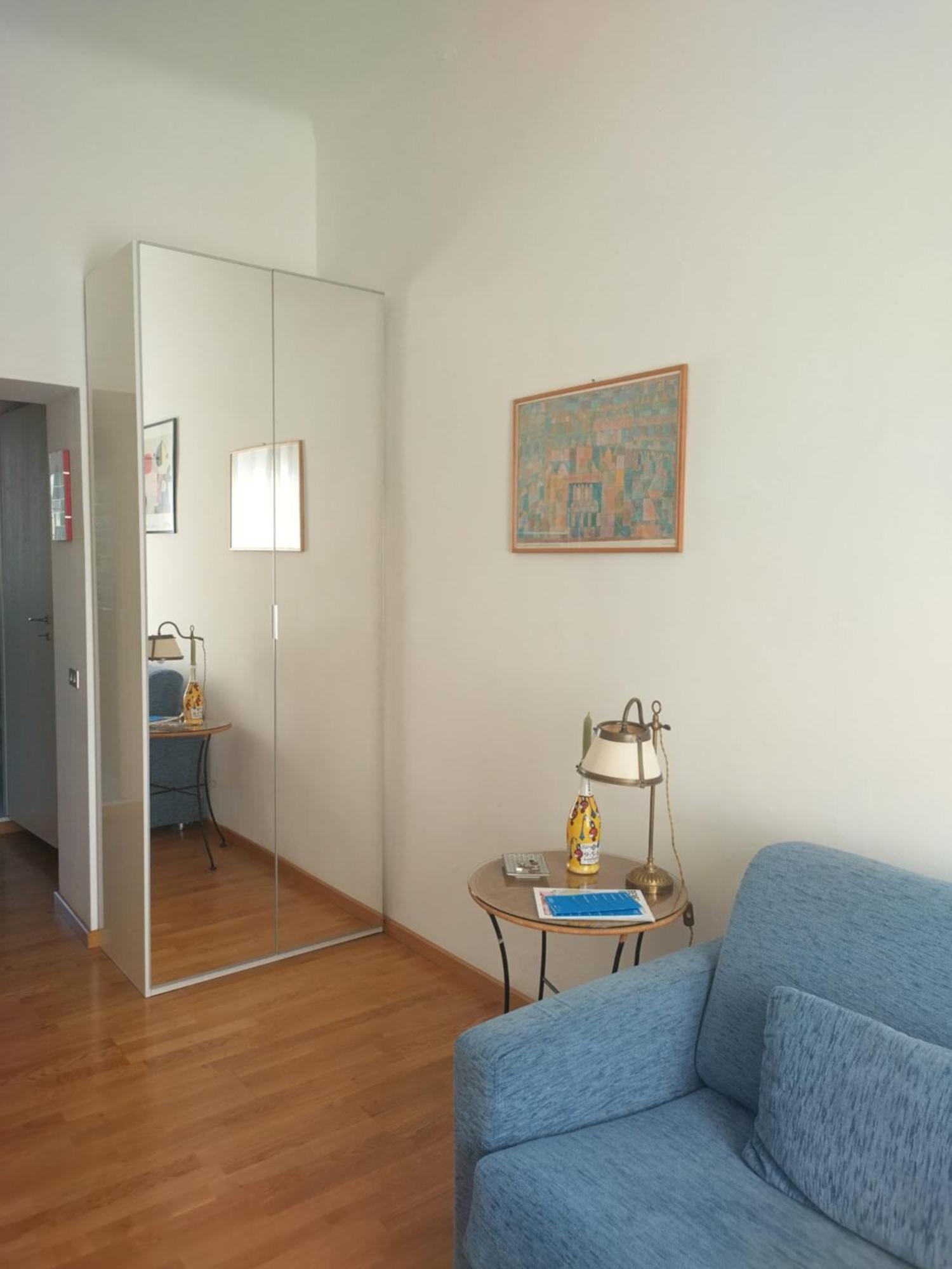 Brenta - Close To Metro Apartment Milan