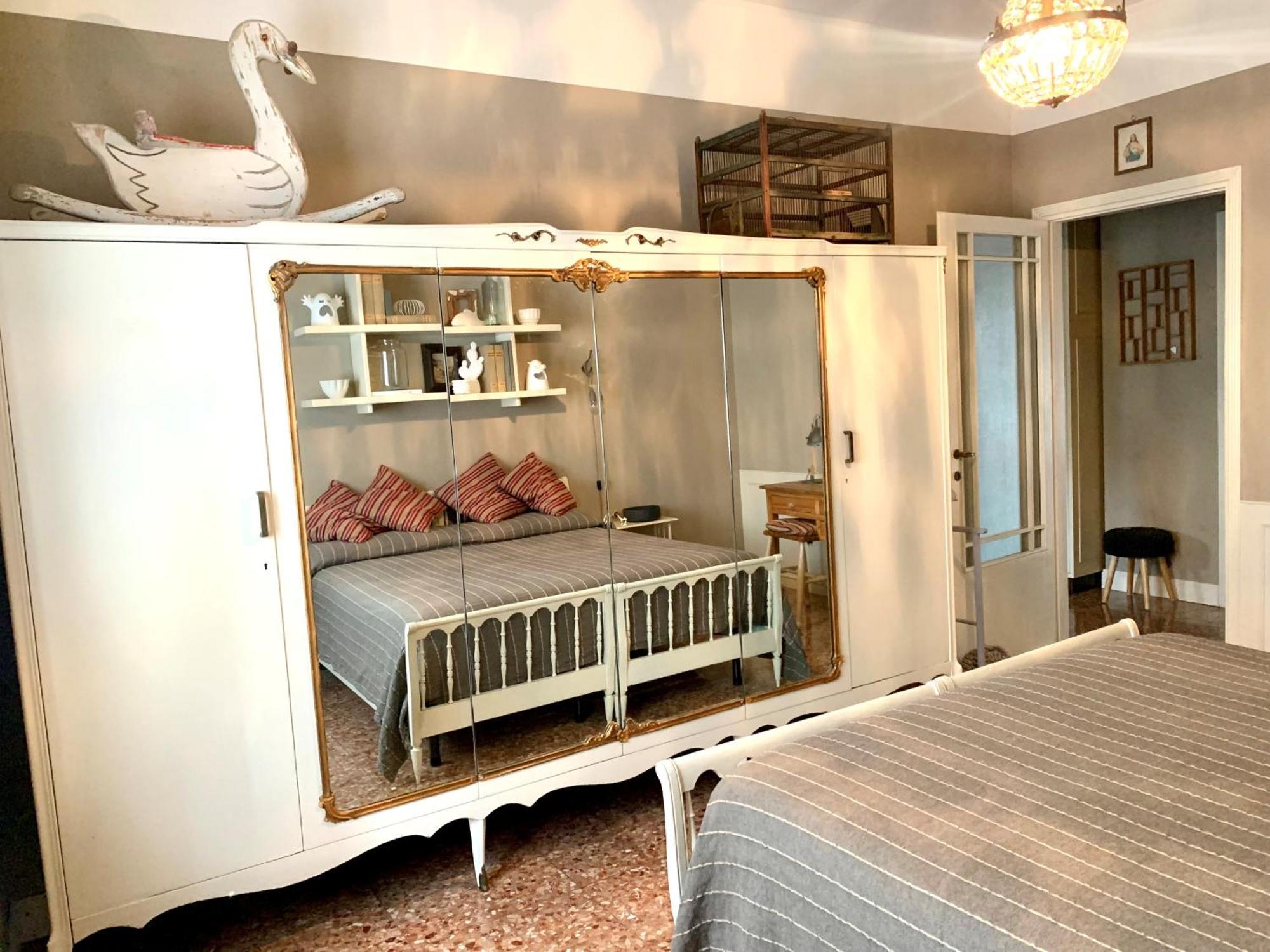 Charming Family Nest In Citta' Studi Apartment