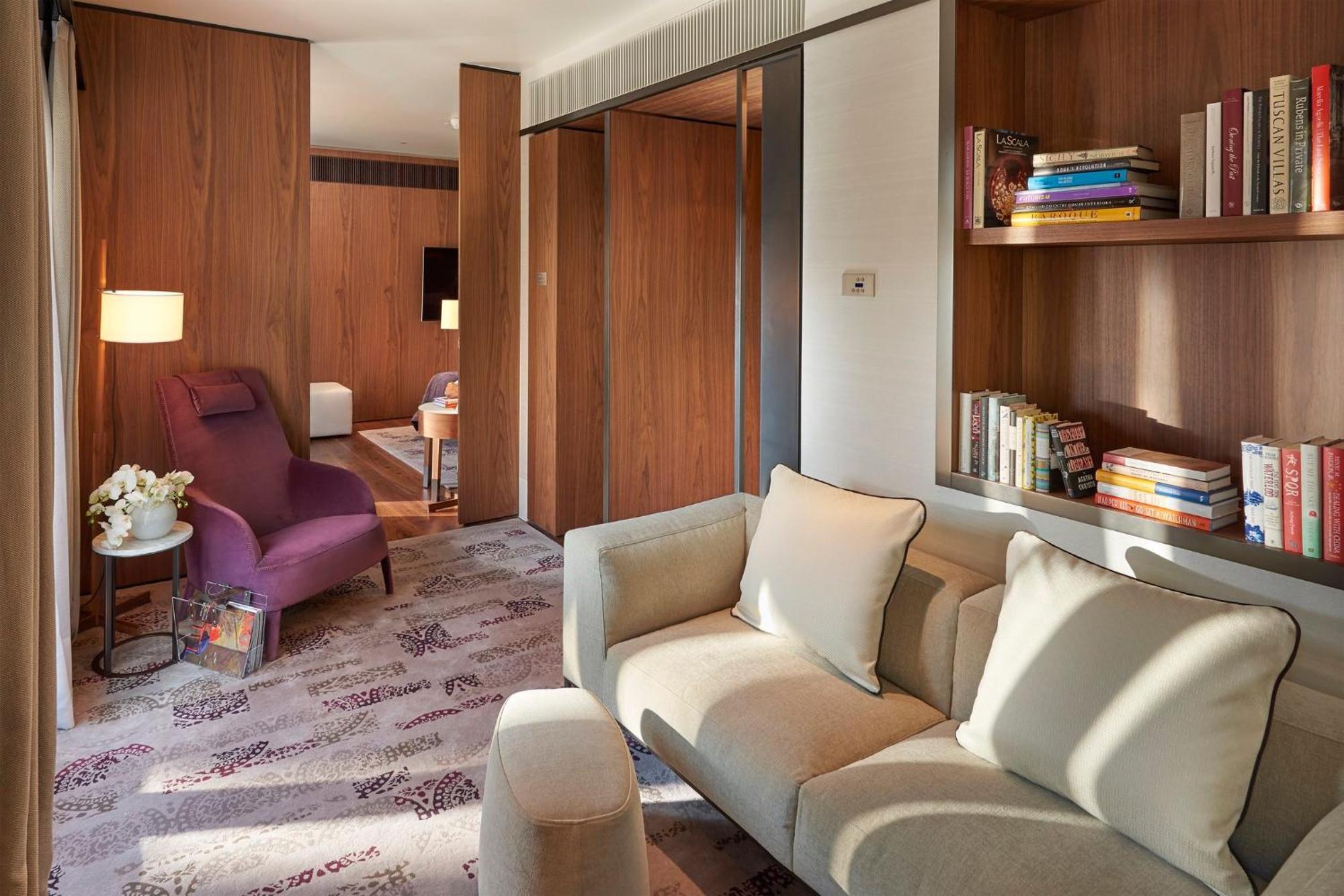 Mandarin Oriental, Hotel