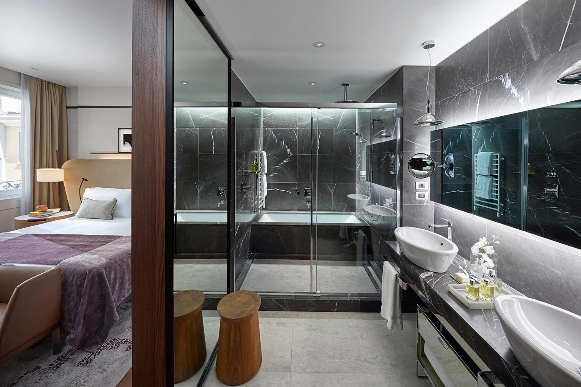 Mandarin Oriental, Hotel