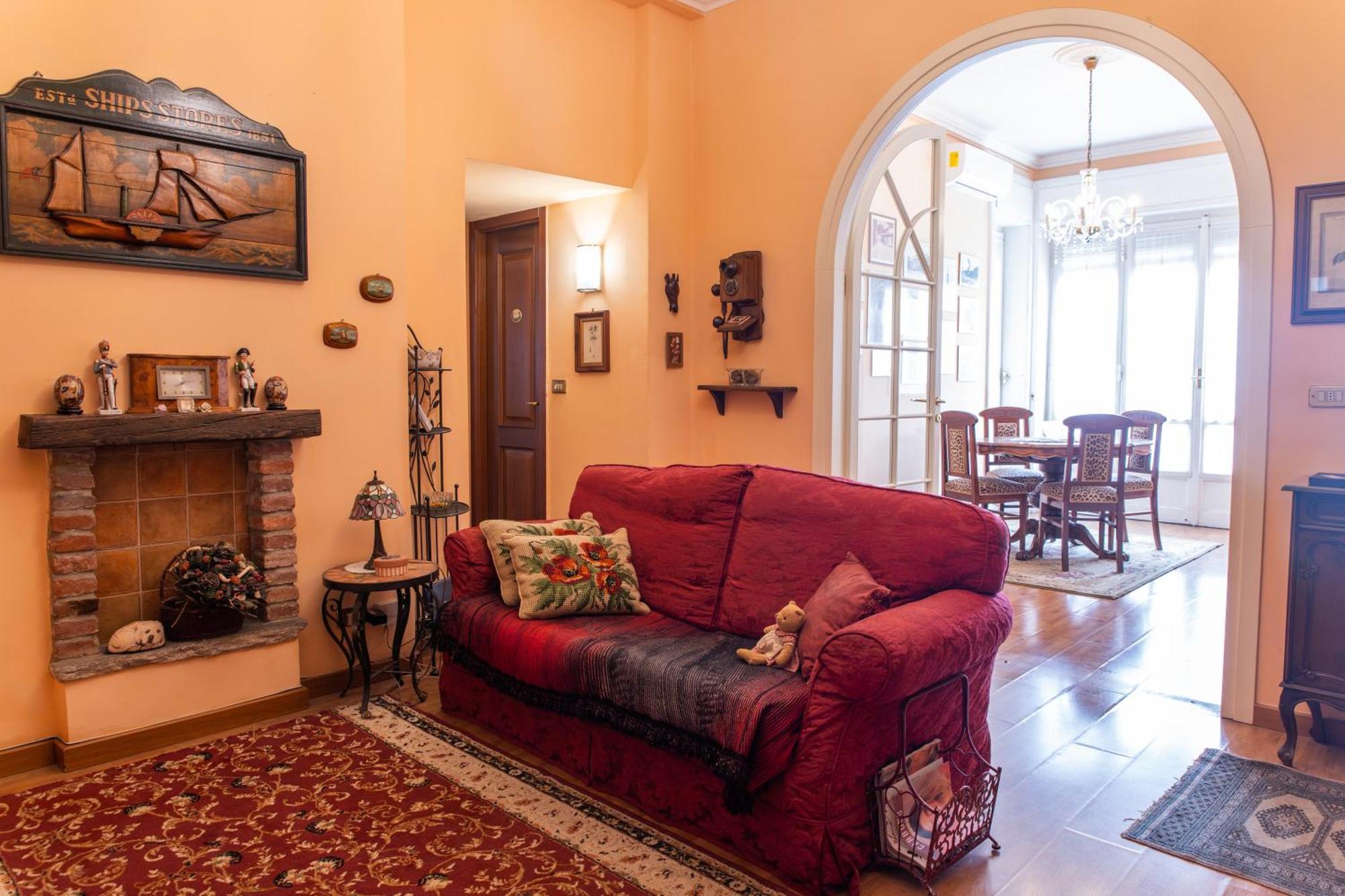 Apartment Duomo Walking Distance Elegant Flat With View Milan