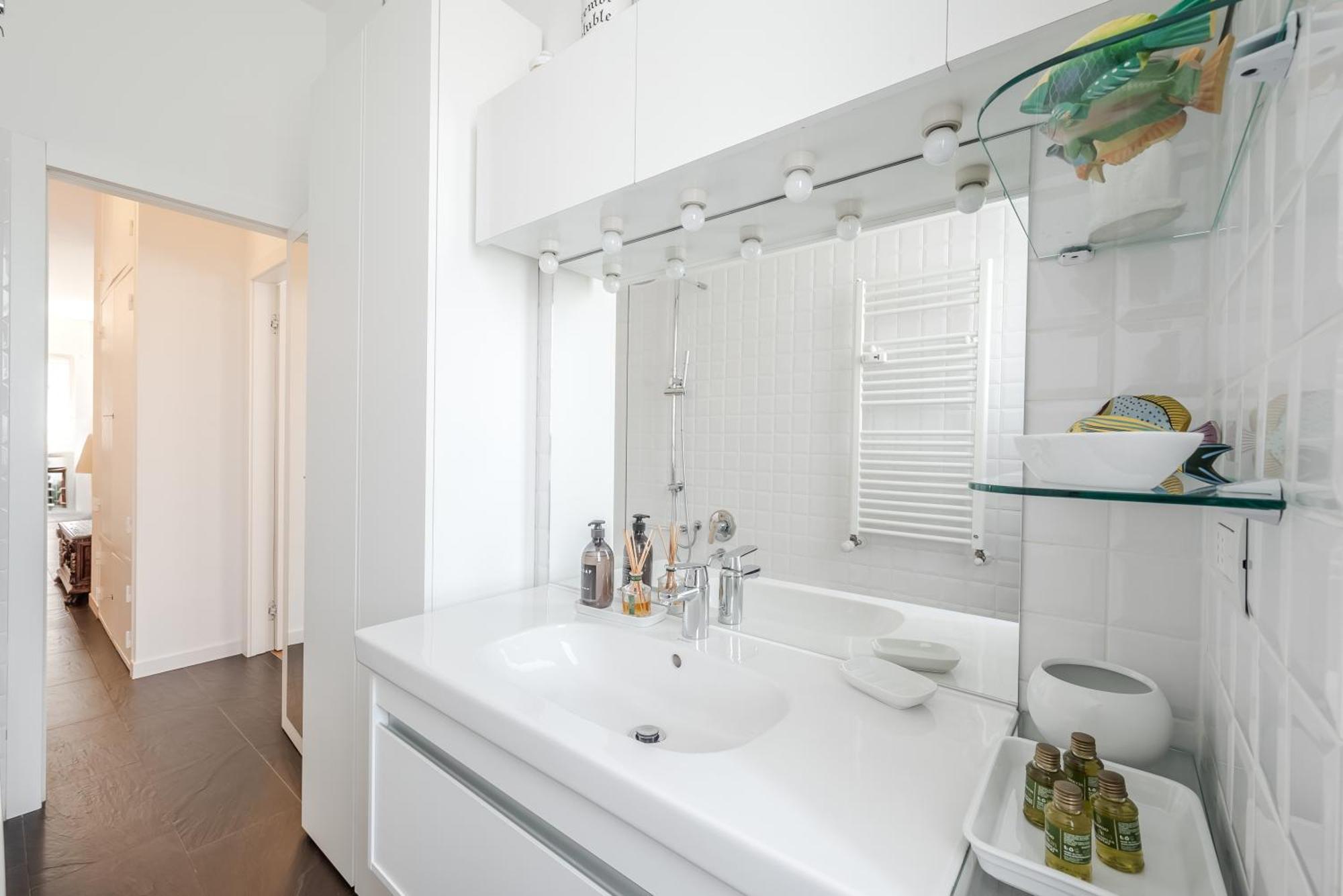 Ceradini With Balcony R&r Apartment *