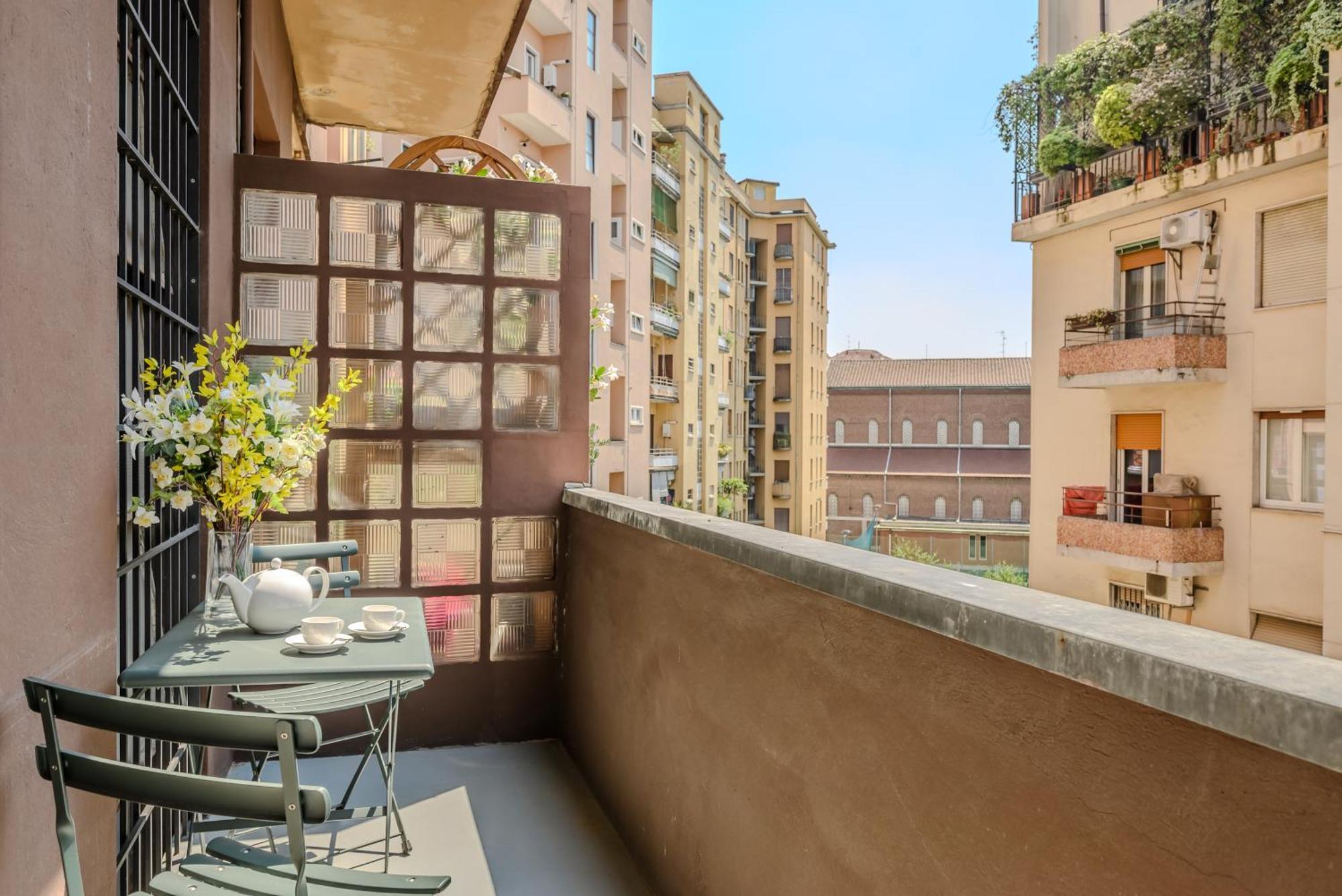 Ceradini With Balcony R&r Apartment