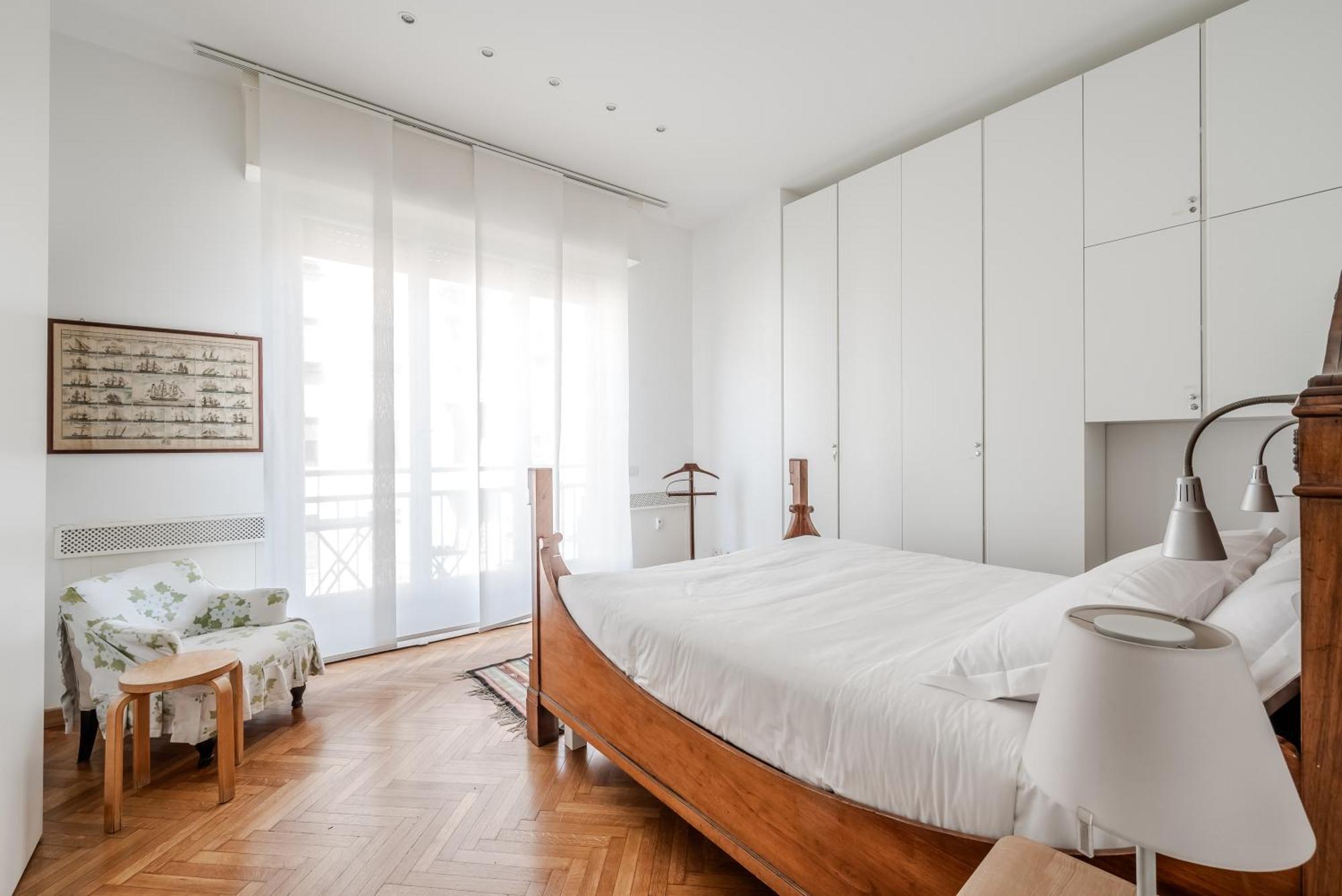 Ceradini With Balcony R&r * Milan