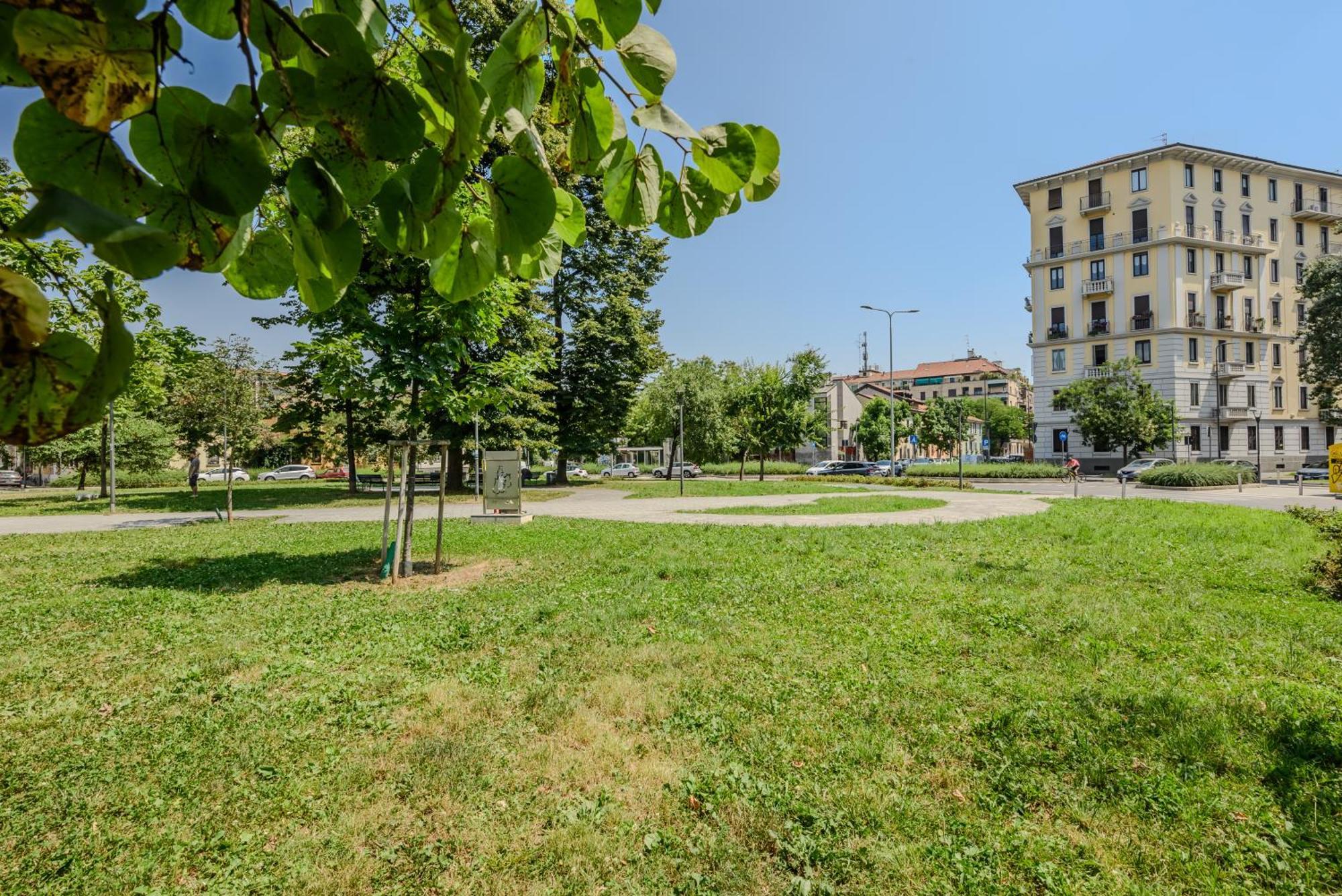 Ceradini With Balcony R&r Milan