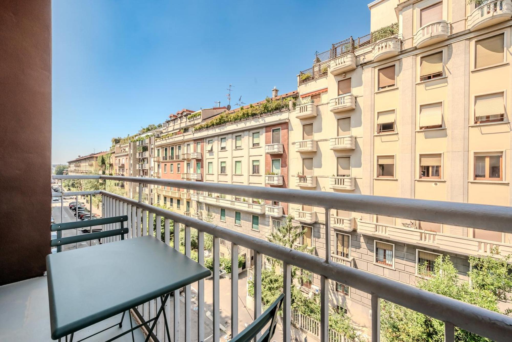 Ceradini With Balcony R&r *