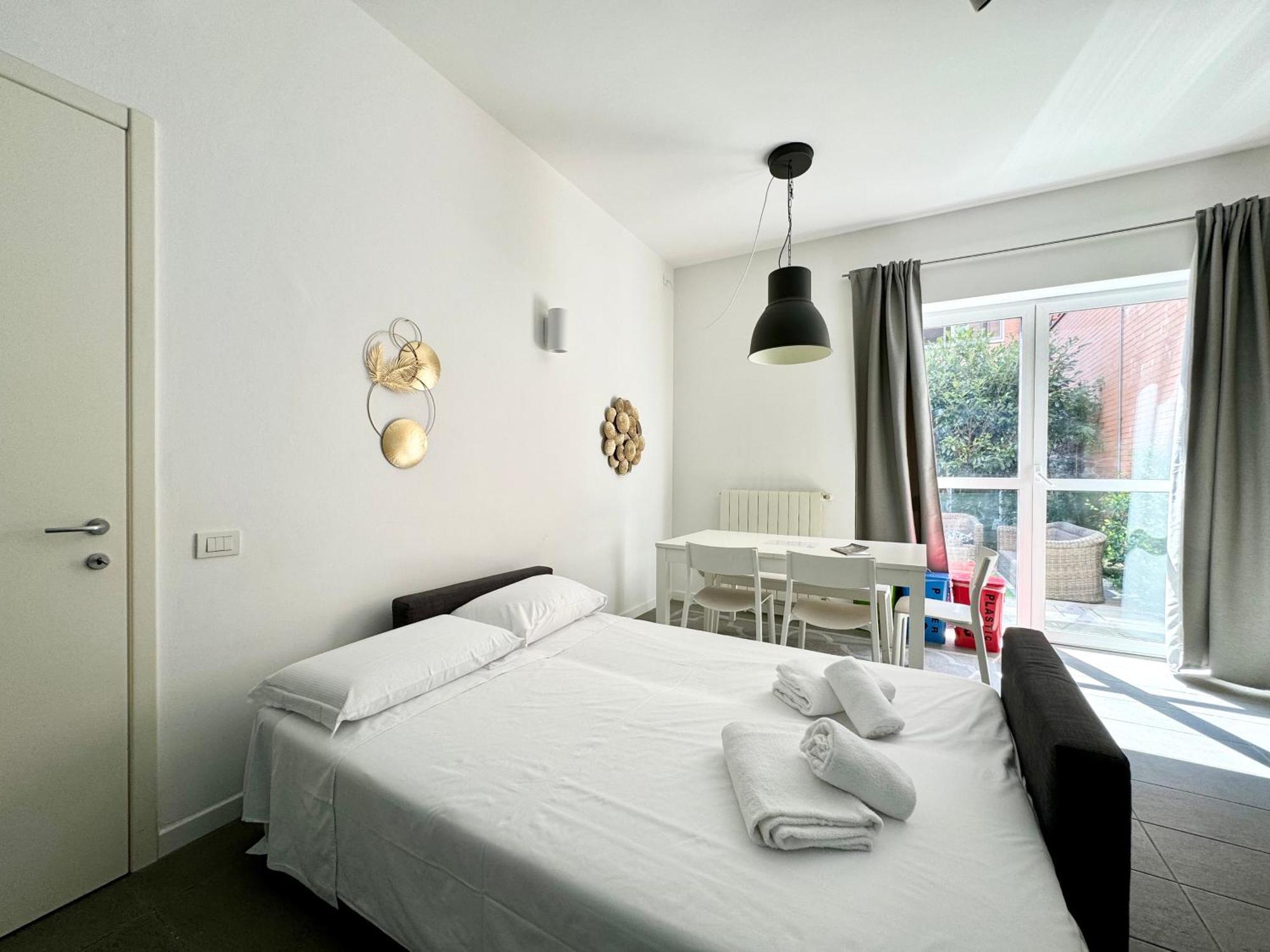 Oasis In The City- Private Garden Apartment