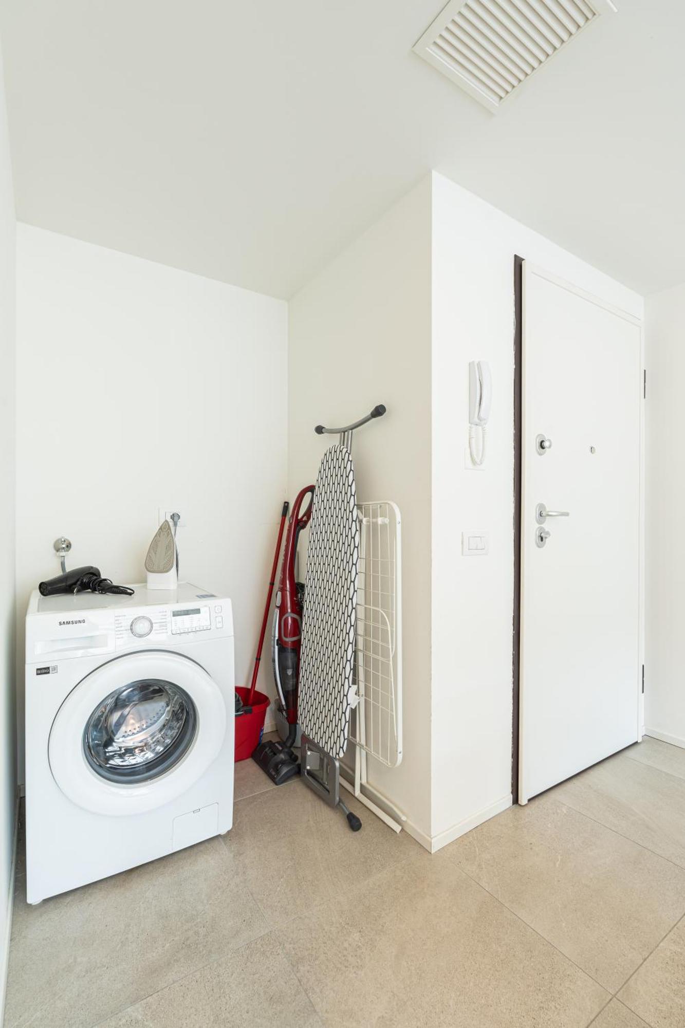 Elegante Bilocale Isola B - Mirable Pm Apartamento Milão