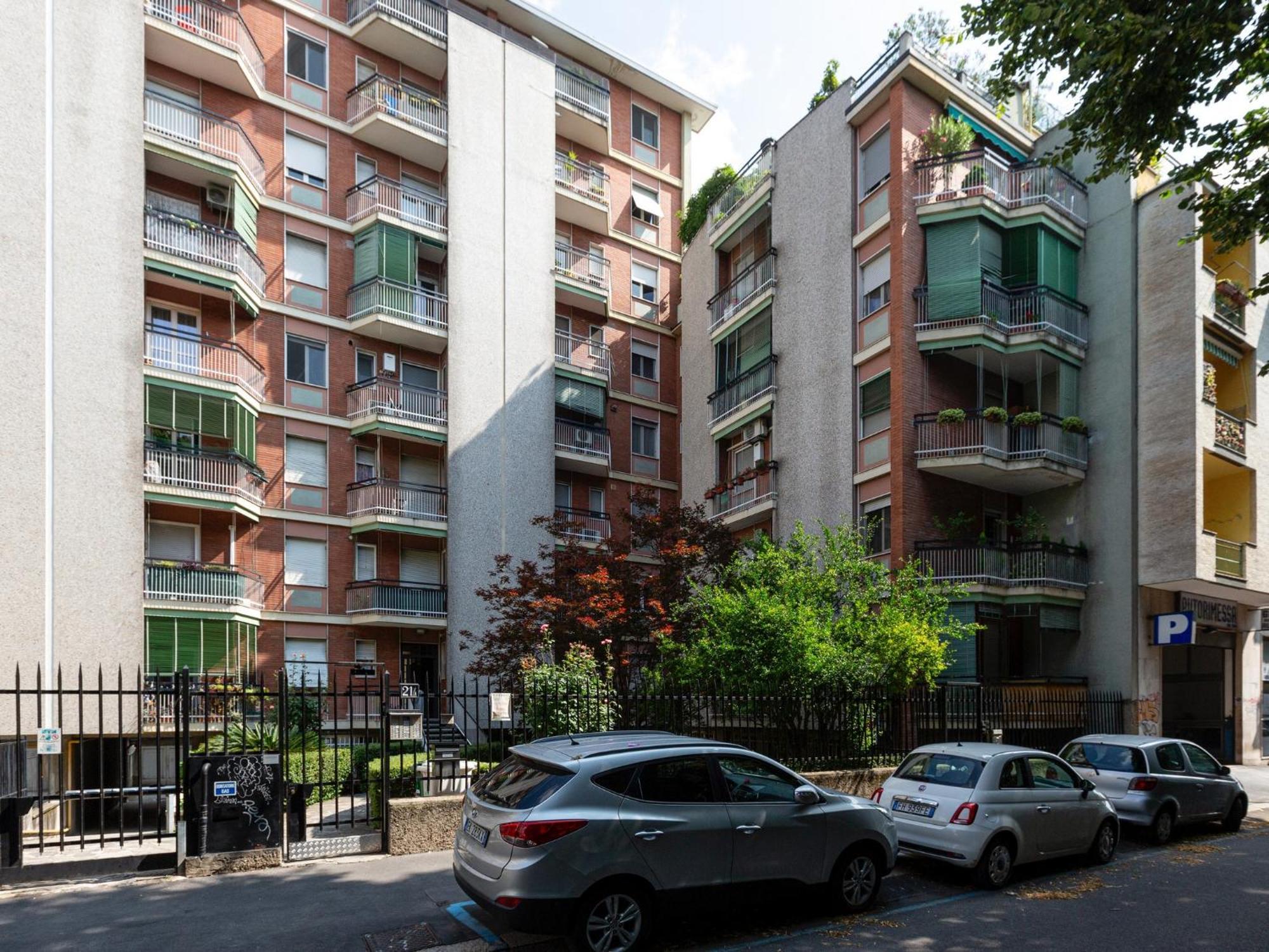 Apartment Abbiategrasso M2 With Balconies Milan