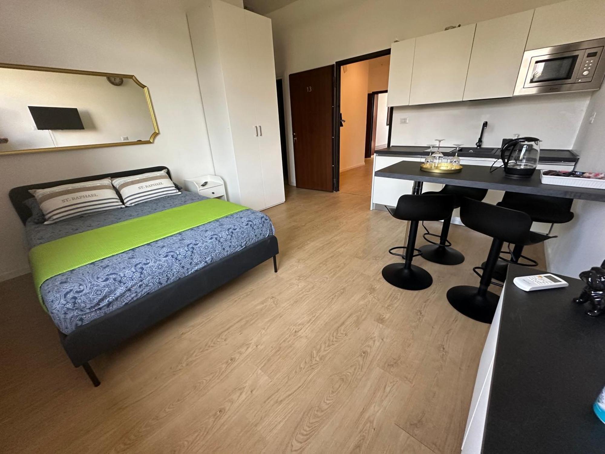 Apartment Stardust Padre Giuliani Milan