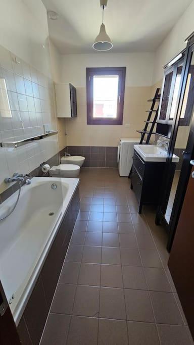 13th Floor, Garage Gratis, Metro M5 A 200mt, Giardino Giochi, Bicocca Apartment Milan