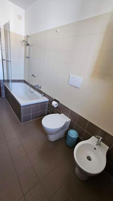 Apartment 13th Floor, Garage Gratis, Metro M5 A 200mt, Giardino Giochi, Bicocca Milan