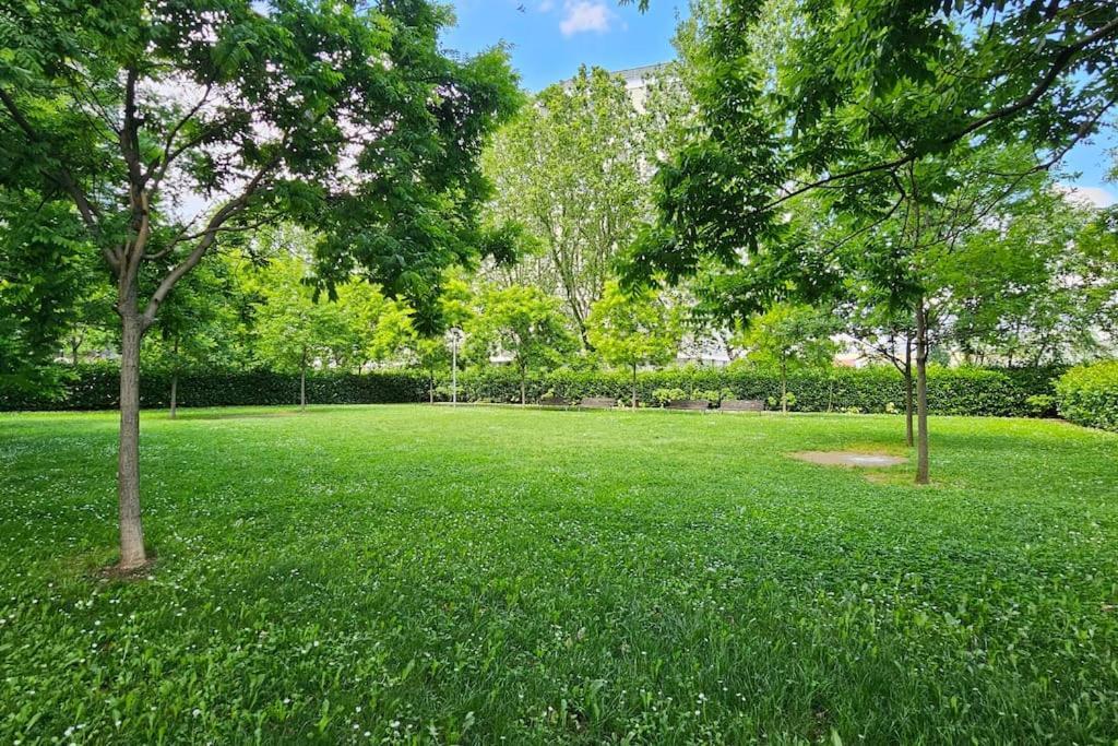 13th Floor, Garage Gratis, Metro M5 A 200mt, Giardino Giochi, Bicocca Milan