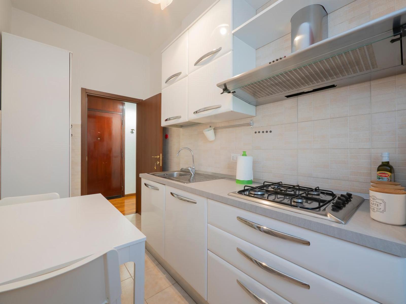 Apartment Xenia - Renovated Two-room In Fiera Area Milan