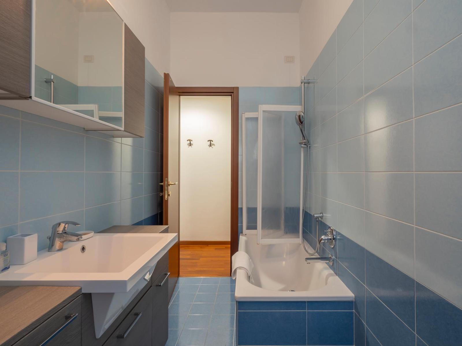 Xenia - Renovated Two-room In Fiera Area Apartment Milan