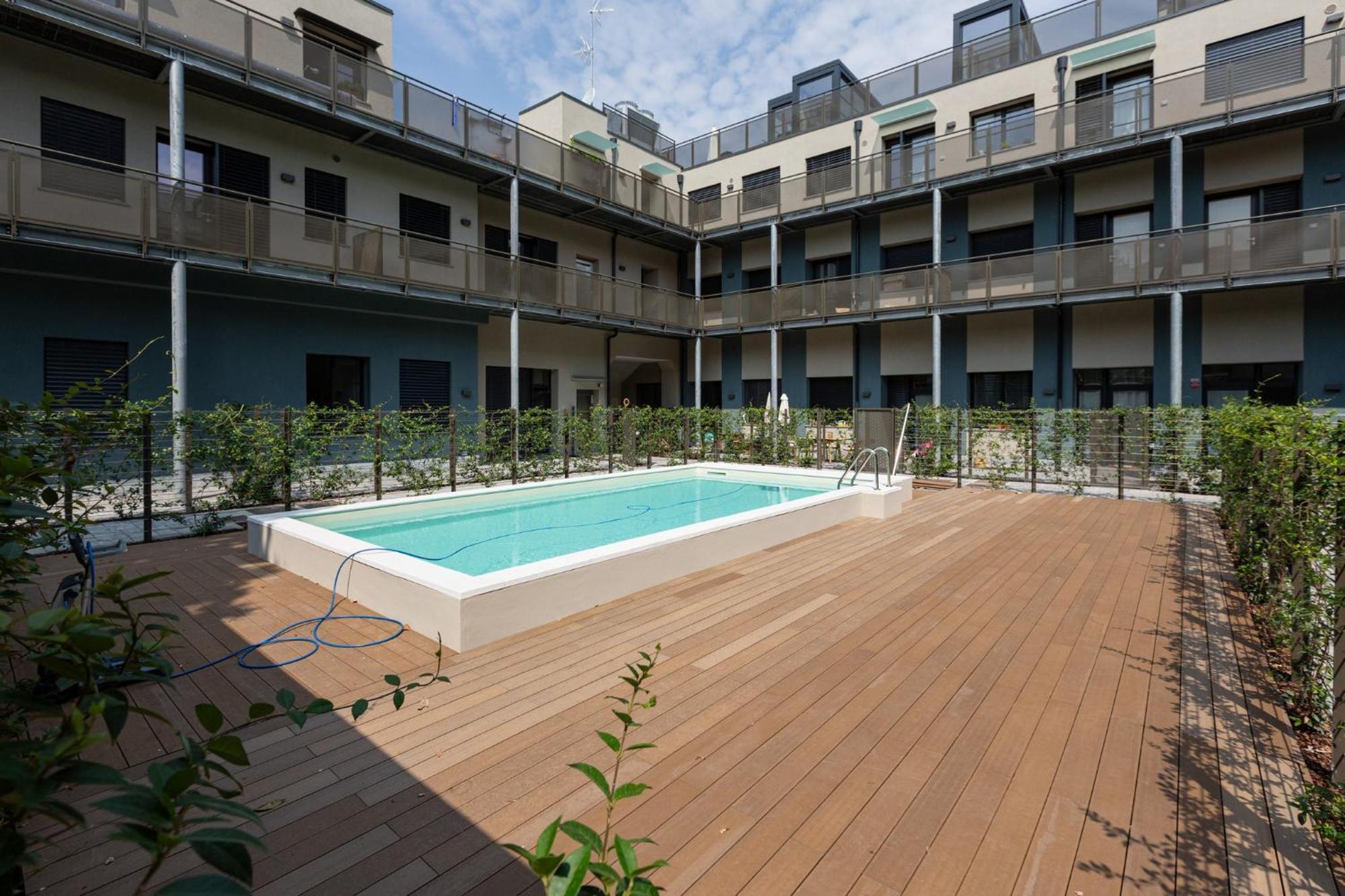 Superior With Veranda And Shared Swimming Pool Milan
