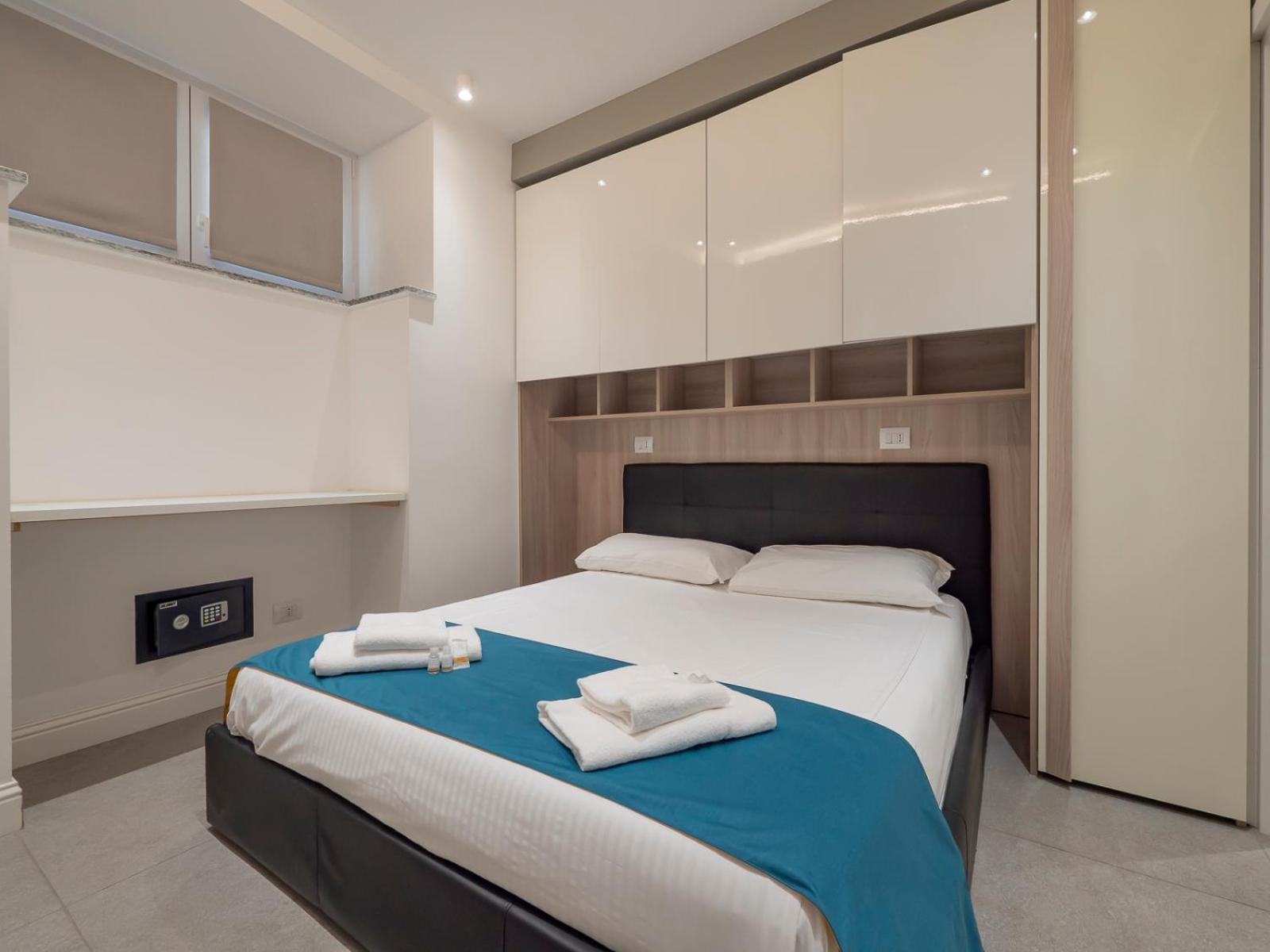 Xenia - Elegant Three-room In Moscova Area Apartment *