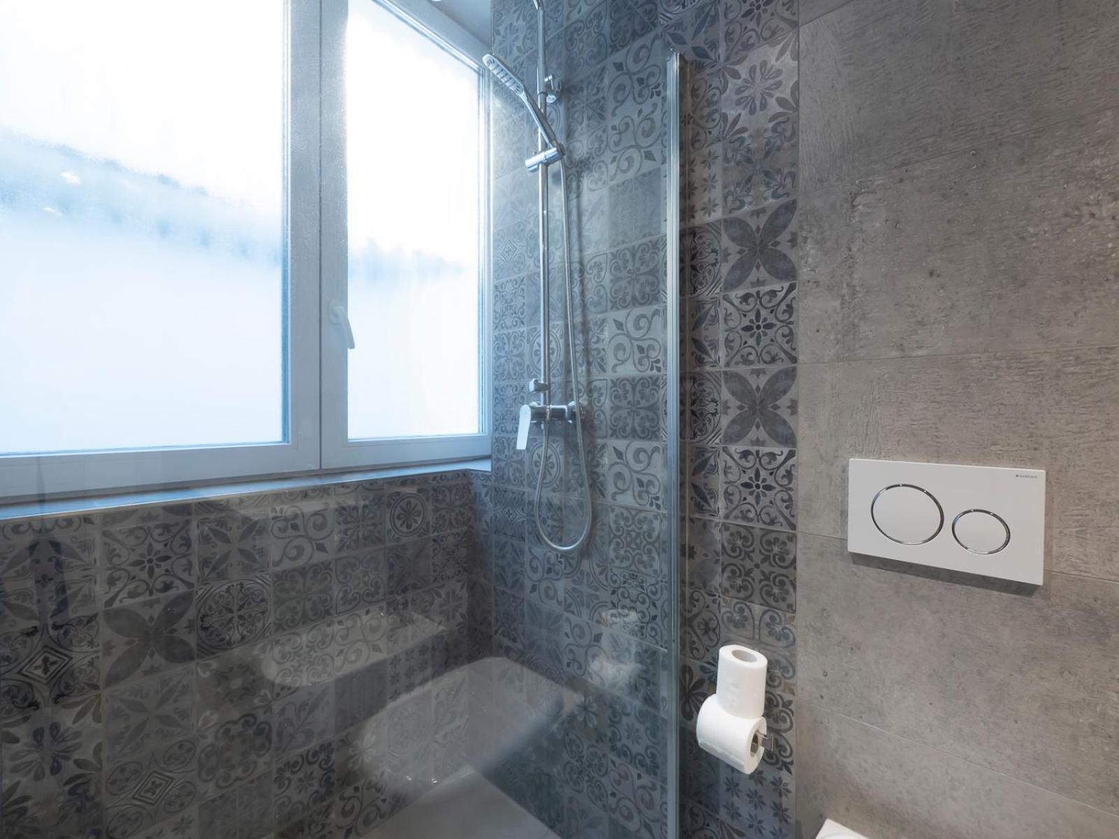 Xenia - Elegant Three-room In Moscova Area Apartment *