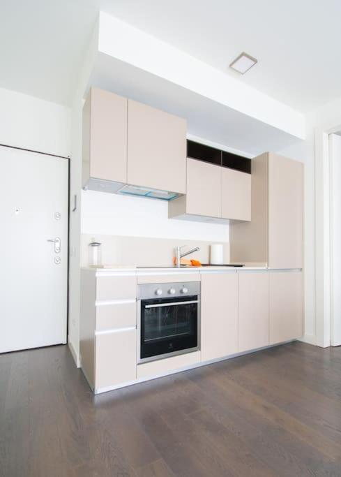 Corso Vercelli Cozy Modern Flat Apartment