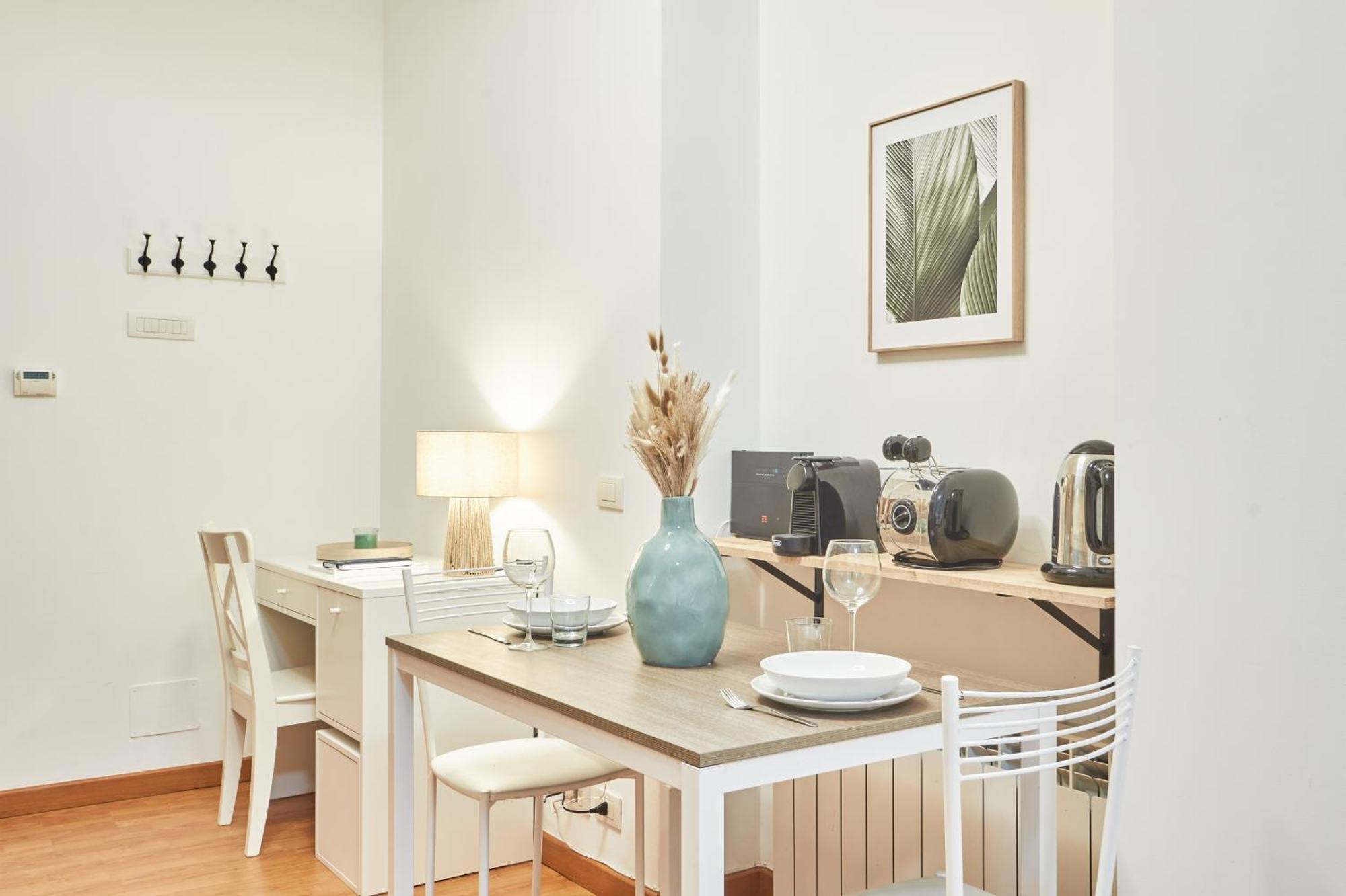 Easylife - Accogliente Monolocale Con Arredamento Minimal In Zona Stazione