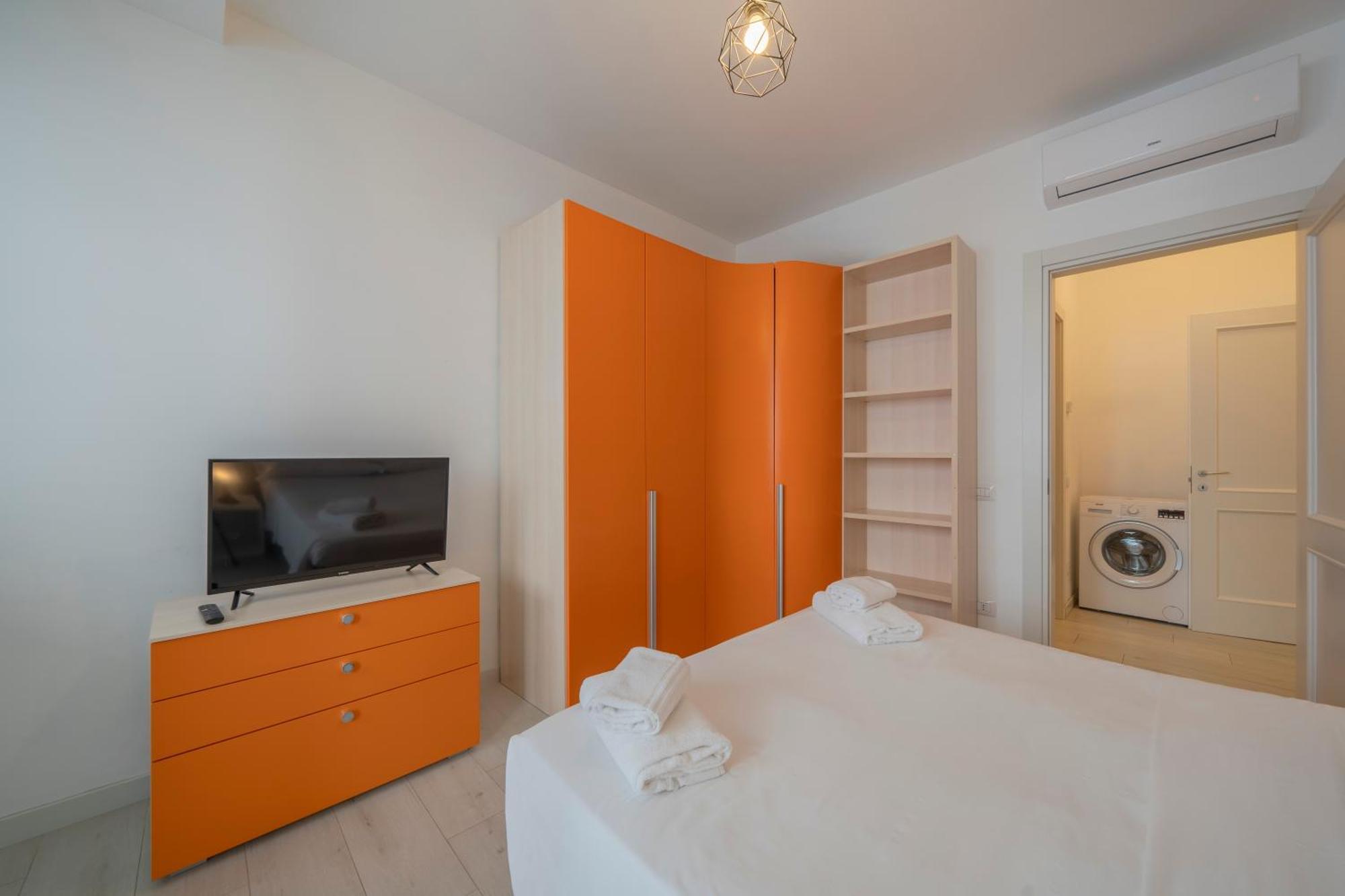 Orange - Bhome Milan