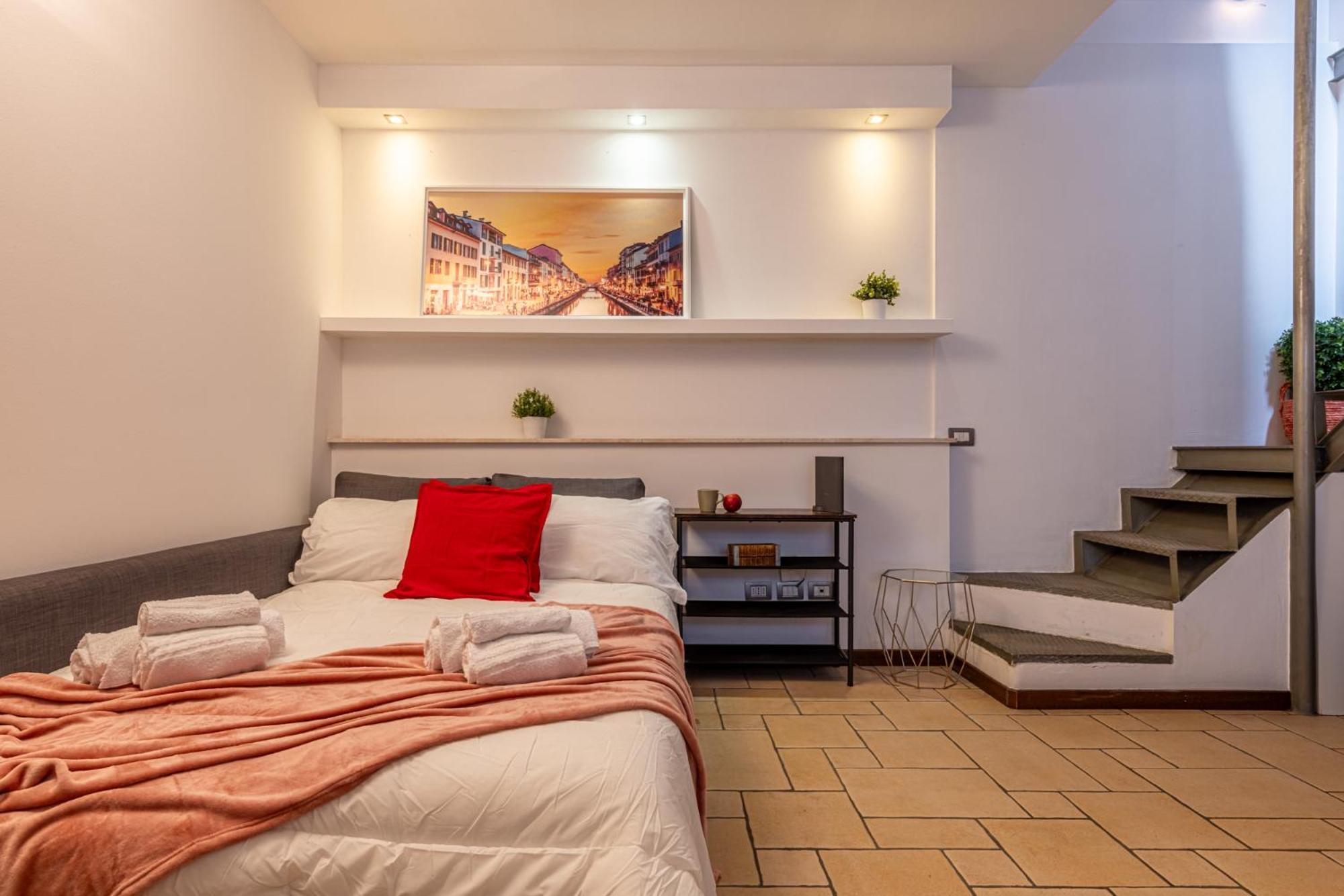 Apartment Romantic Navigli - 15min Duomo - Free Parking