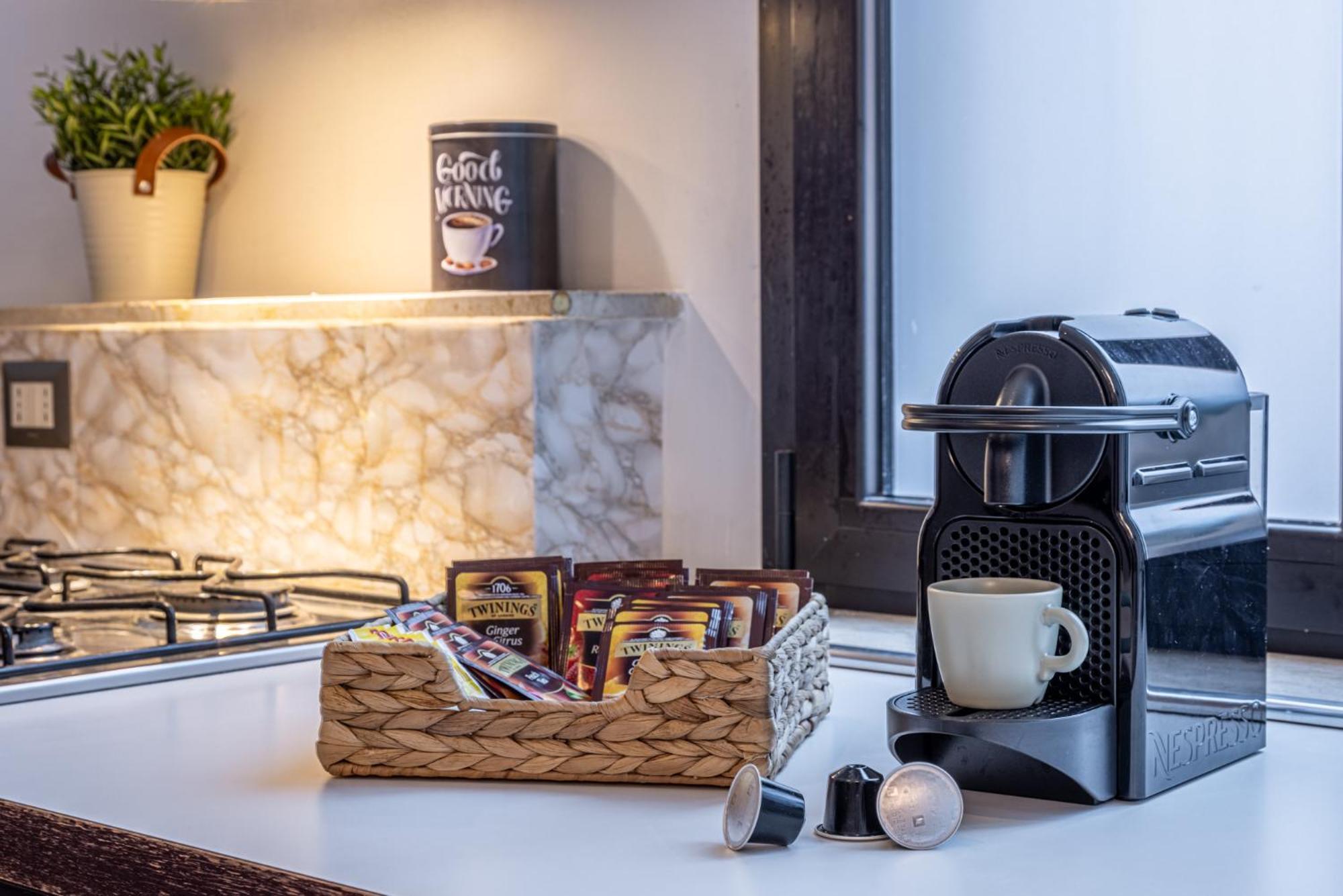 Romantic Navigli - 15min Duomo - Free Parking Apartment