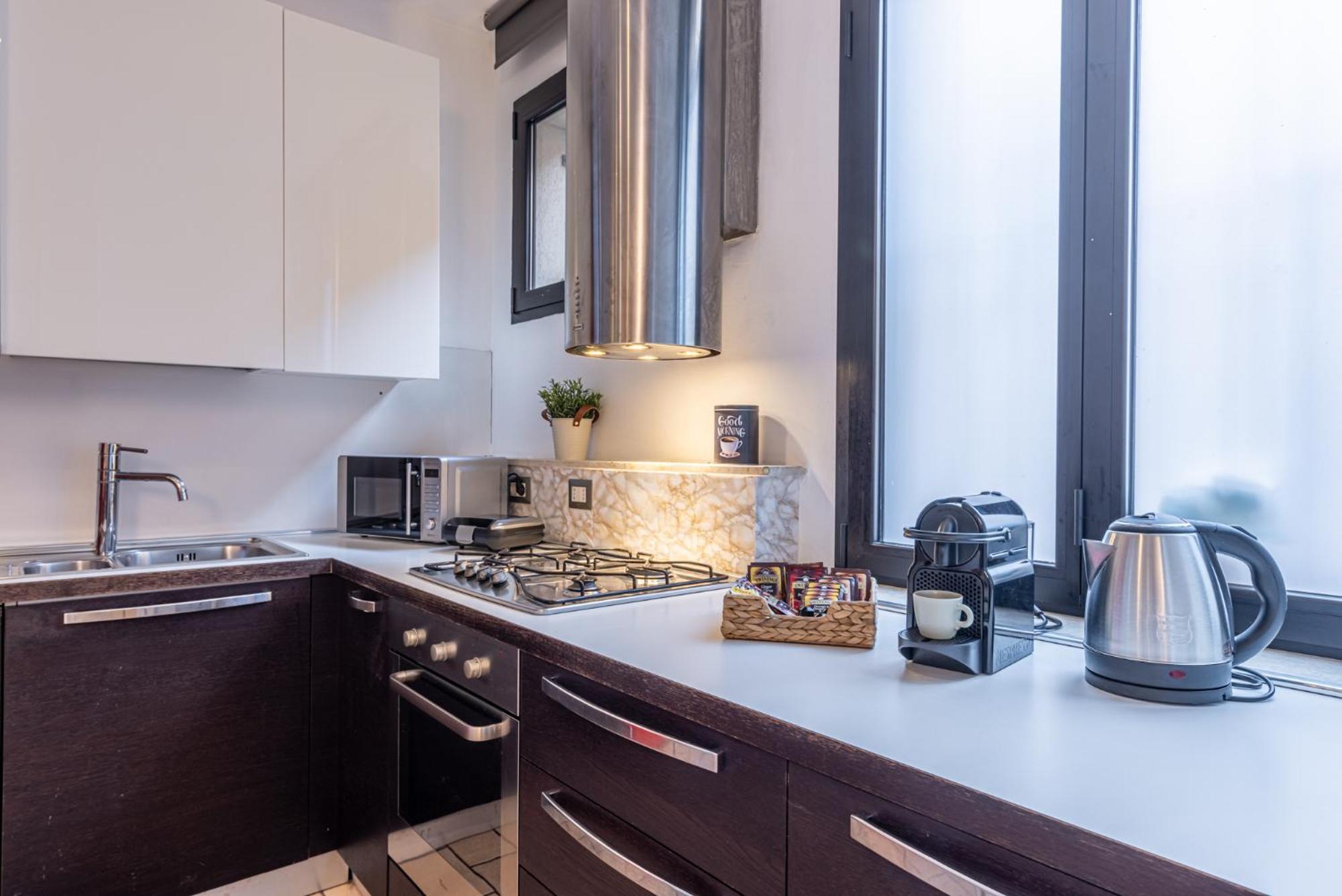 Apartment Romantic Navigli - 15min Duomo - Free Parking Milan