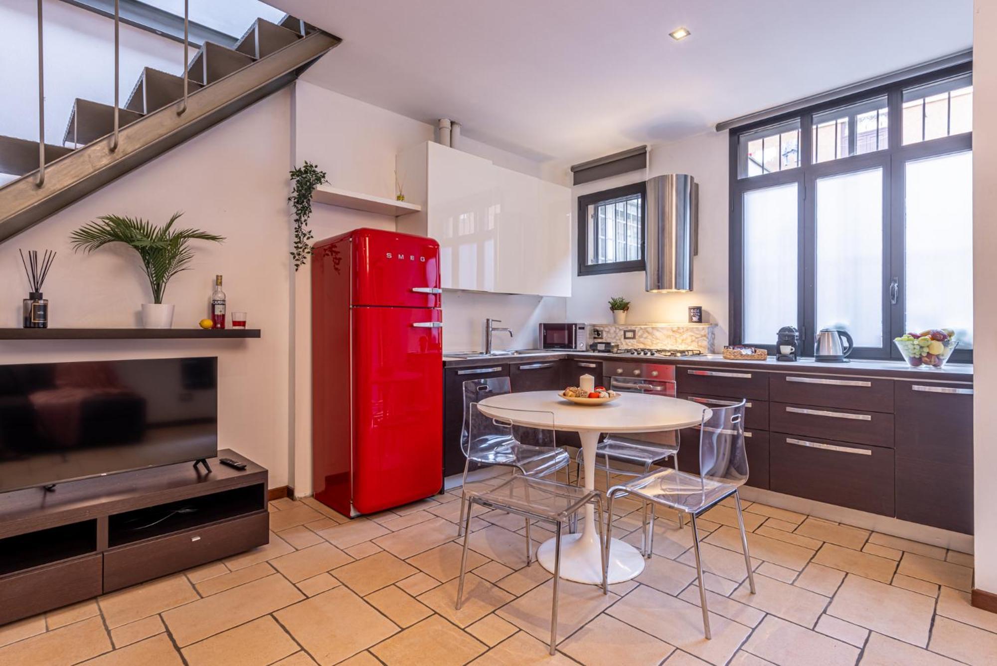 Romantic Navigli - 15min Duomo - Free Parking Apartment *