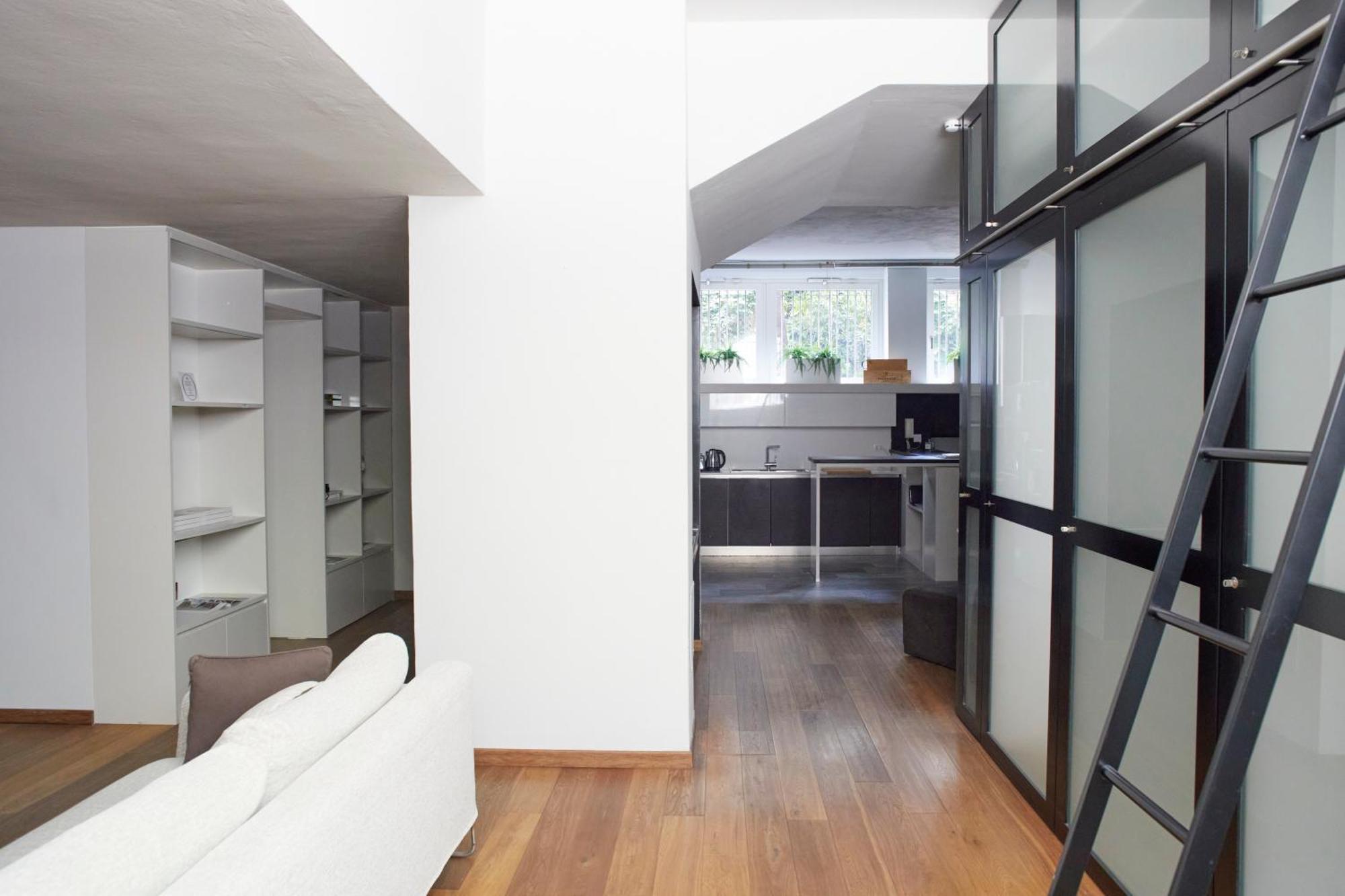 Luxury - Zona Bocconi Milão