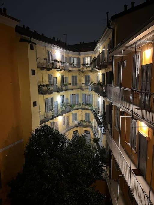 Porta Romana Experience - Authentic Milanese Flat Apartment *
